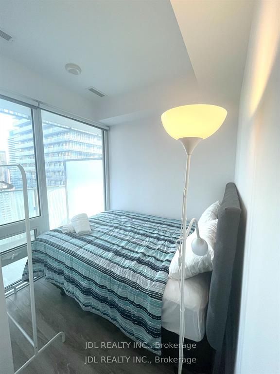 42 Charles Street E 2503, Toronto, ON M4Y 0B7 photo 5