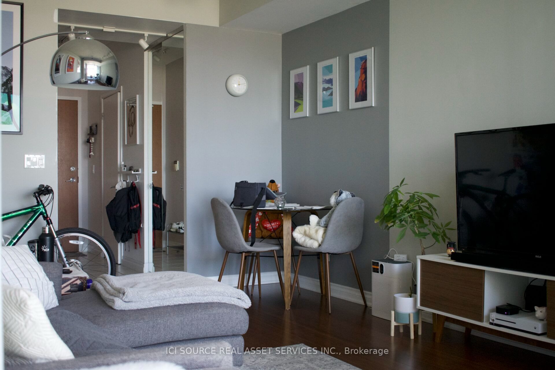219 Fort York Boulevard 2612, Toronto, ON M5V 1B1 photo 3