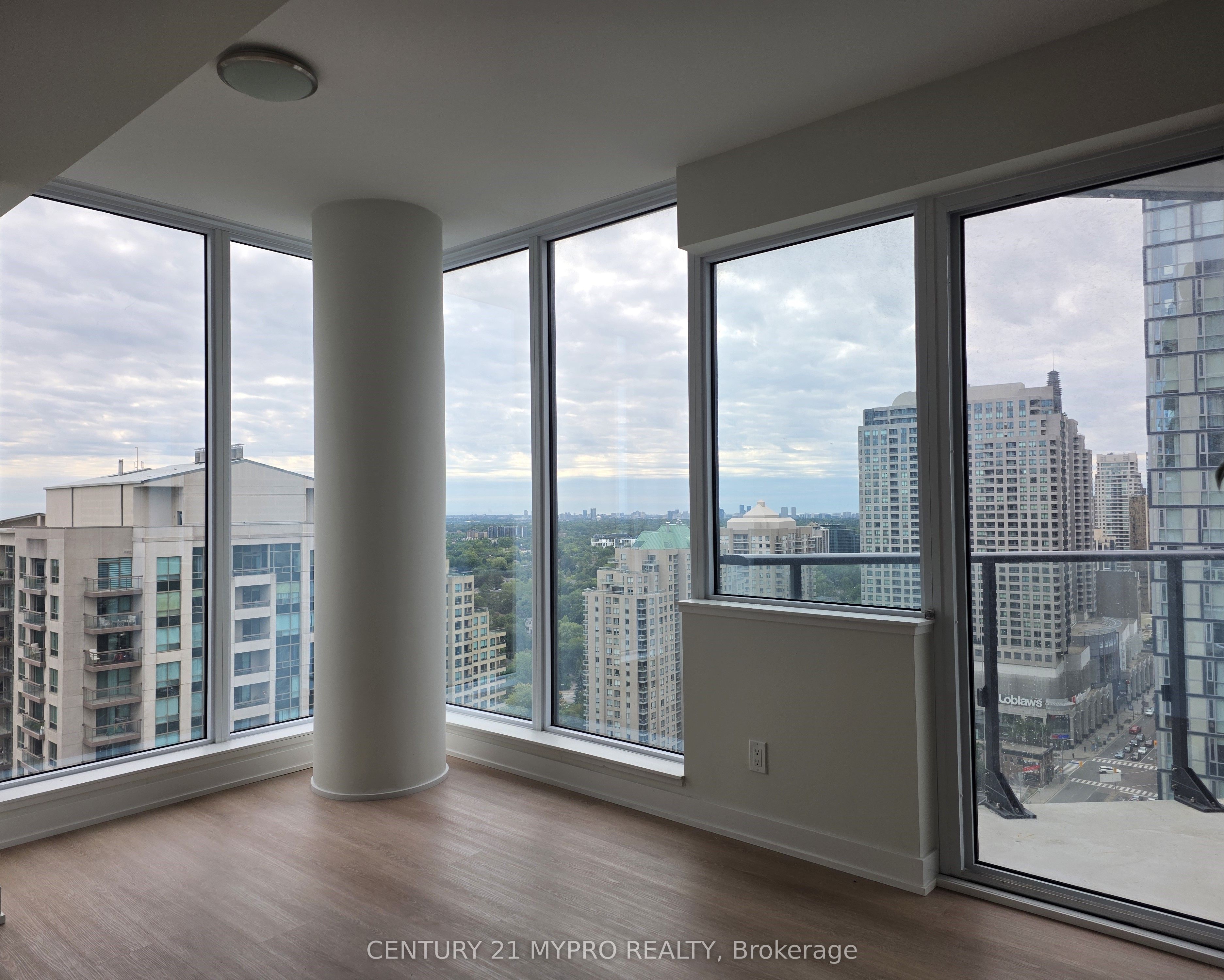 15 Ellerslie Avenue 2302, Toronto, ON M2N 0L7 photo 3