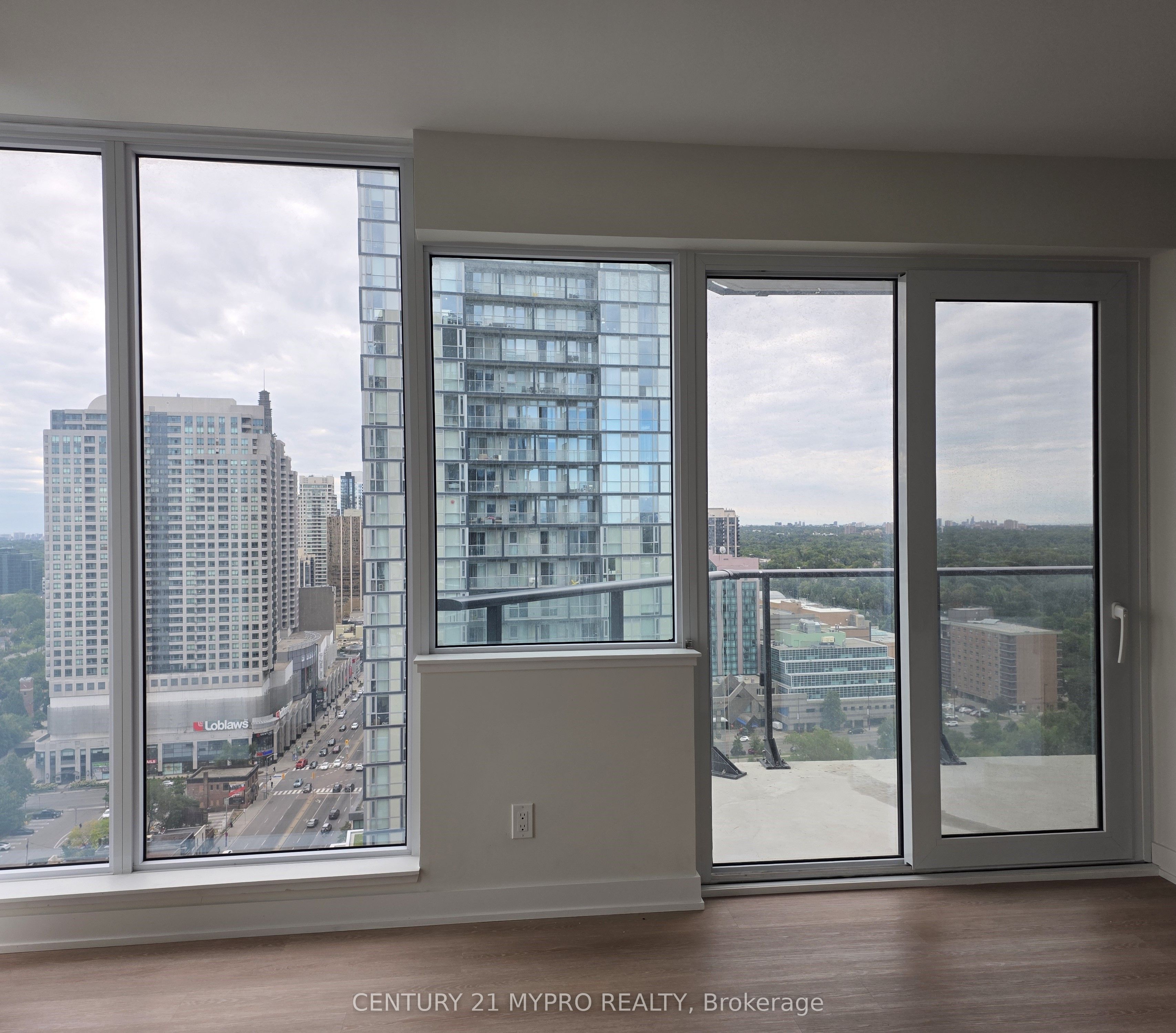 15 Ellerslie Avenue 2302, Toronto, ON M2N 0L7 photo 4