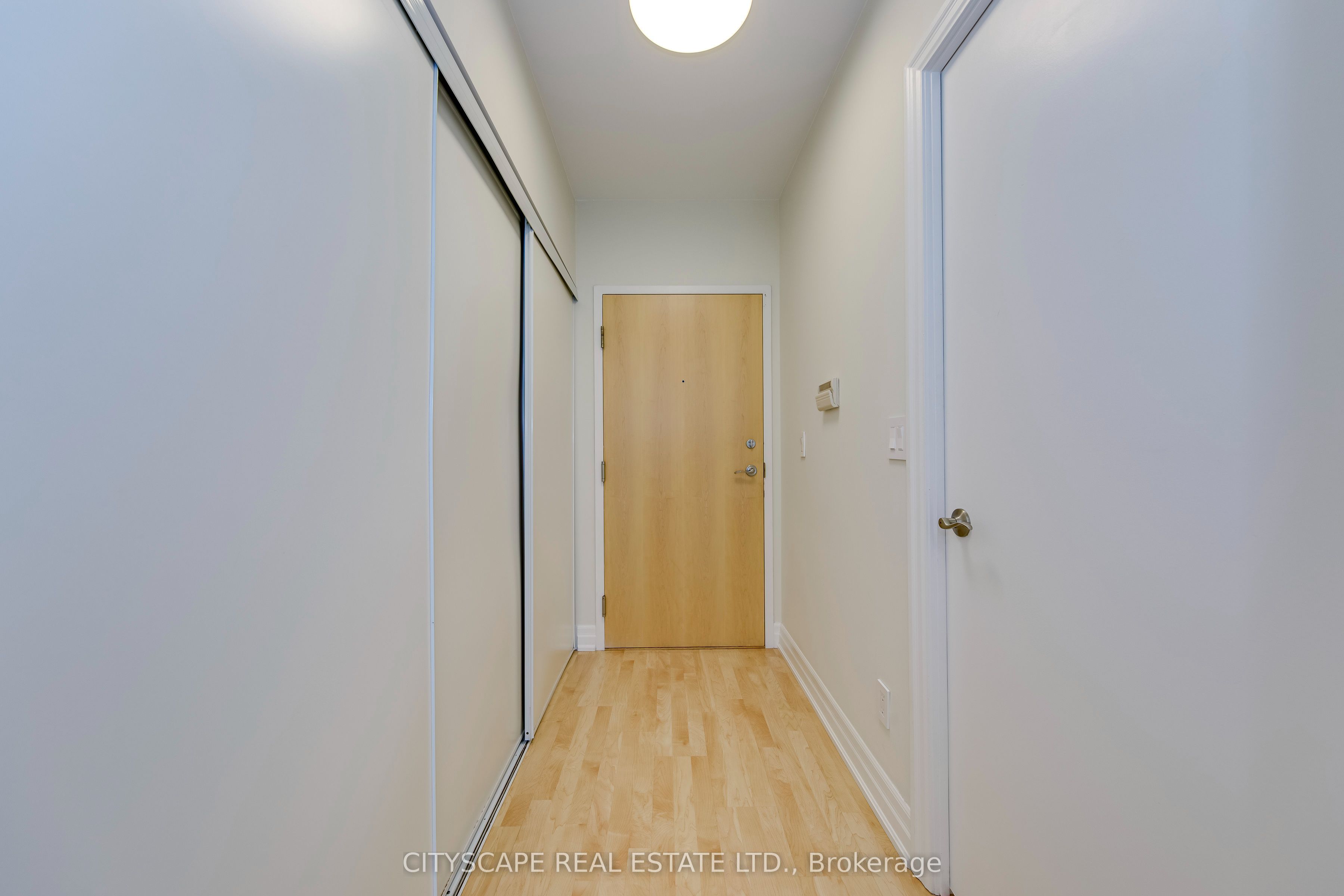 8 Scollard Street 1108, Toronto, ON M5R 1M2 photo 2