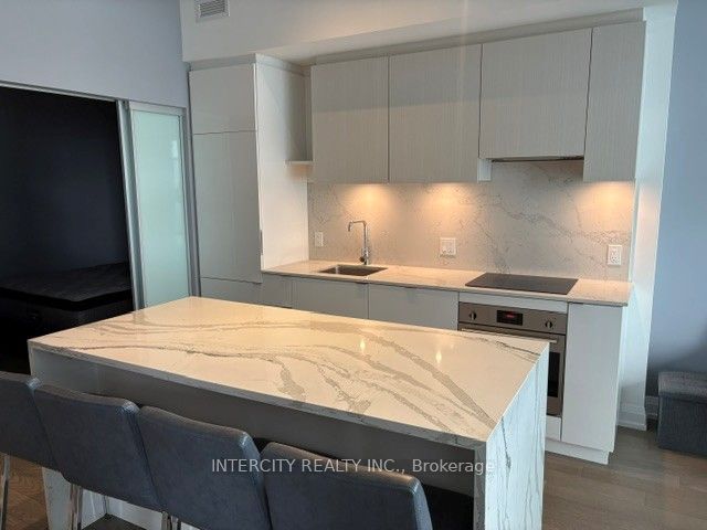 161 Roehampton Avenue 2906, Toronto, ON M4P 0C8 photo 5