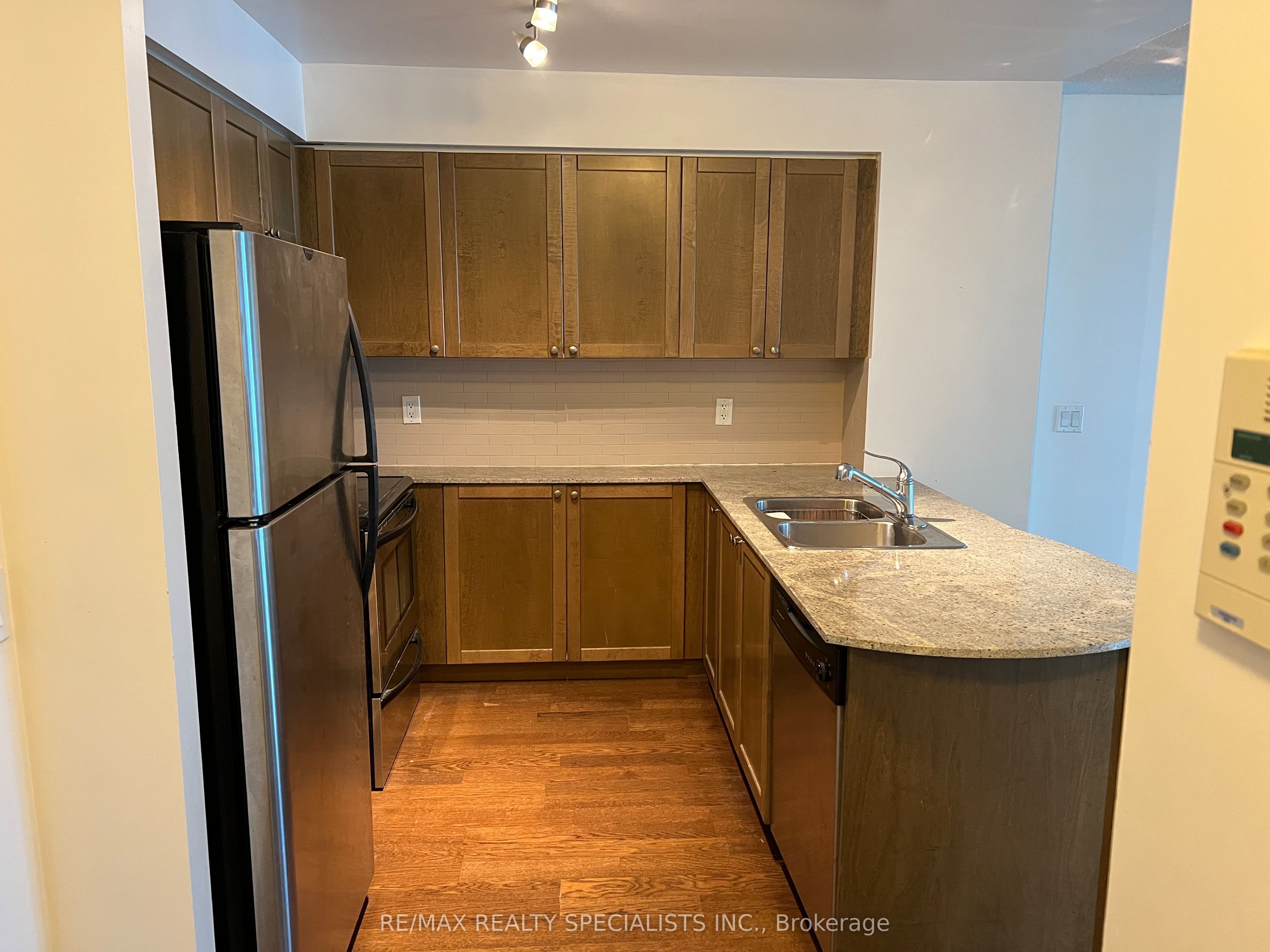 763 Bay Street 3907, Toronto, ON M5G 2R3 photo 4