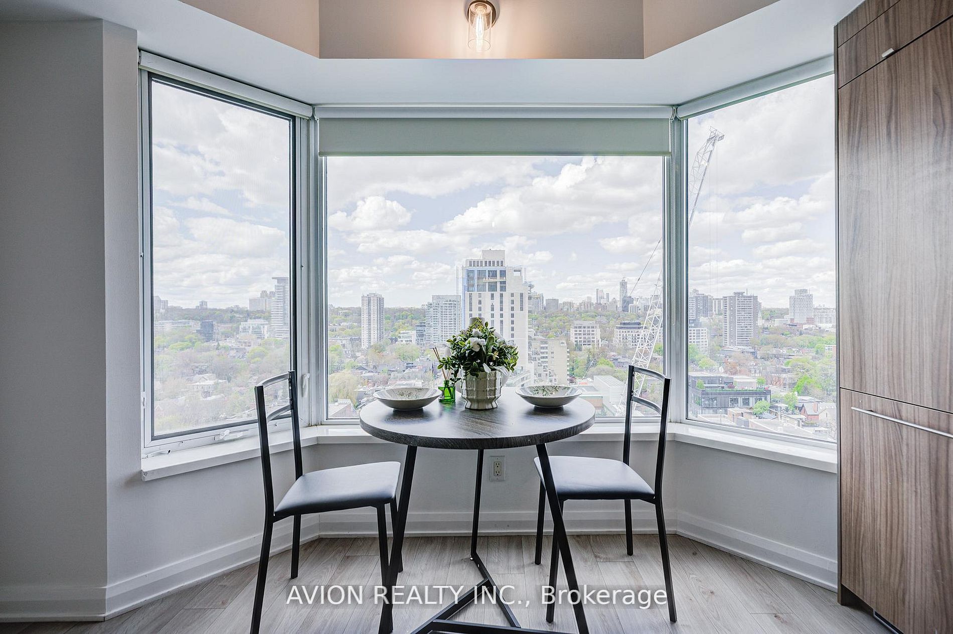 155 Yorkville Avenue 1920, Toronto, ON M5R 0B4 photo 3