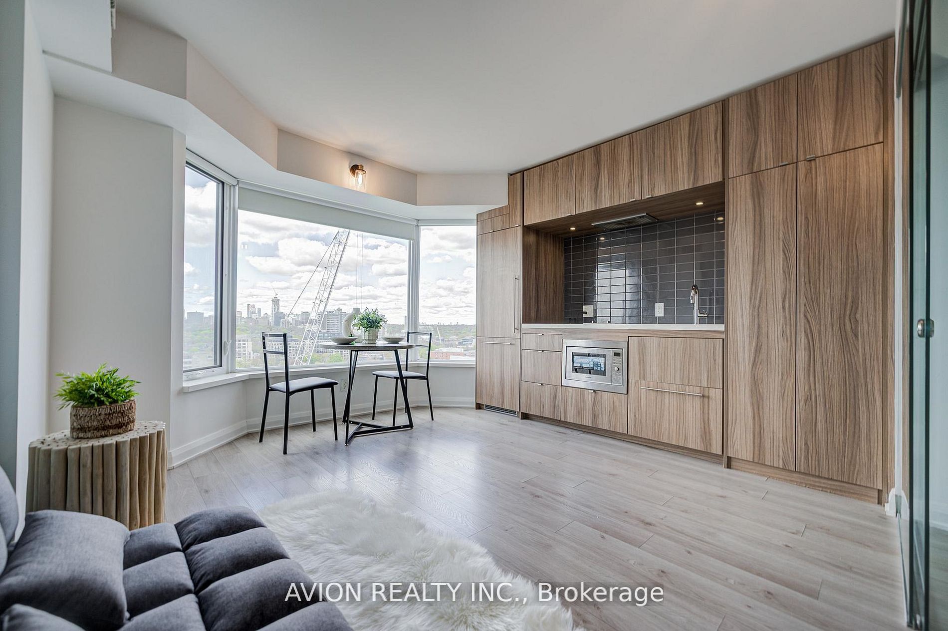 155 Yorkville Avenue 1920, Toronto, ON M5R 0B4 photo 5