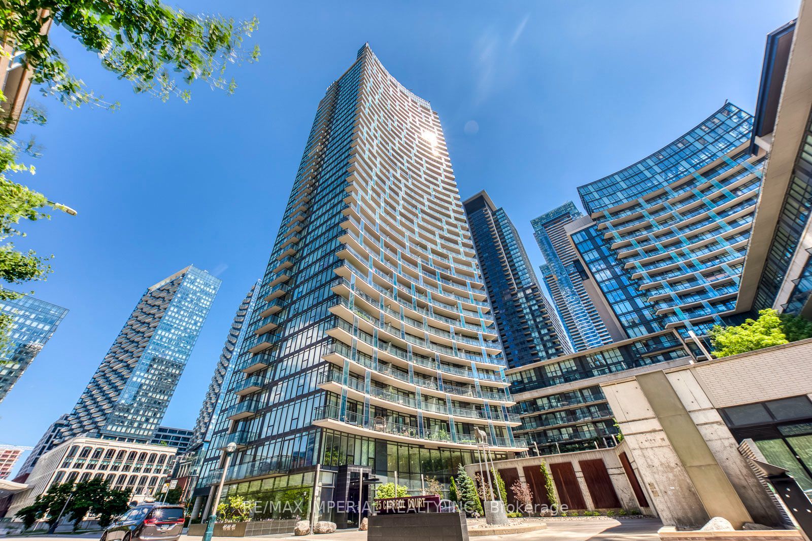 25 Capreol Court, Toronto, ON M5V 3Z4
