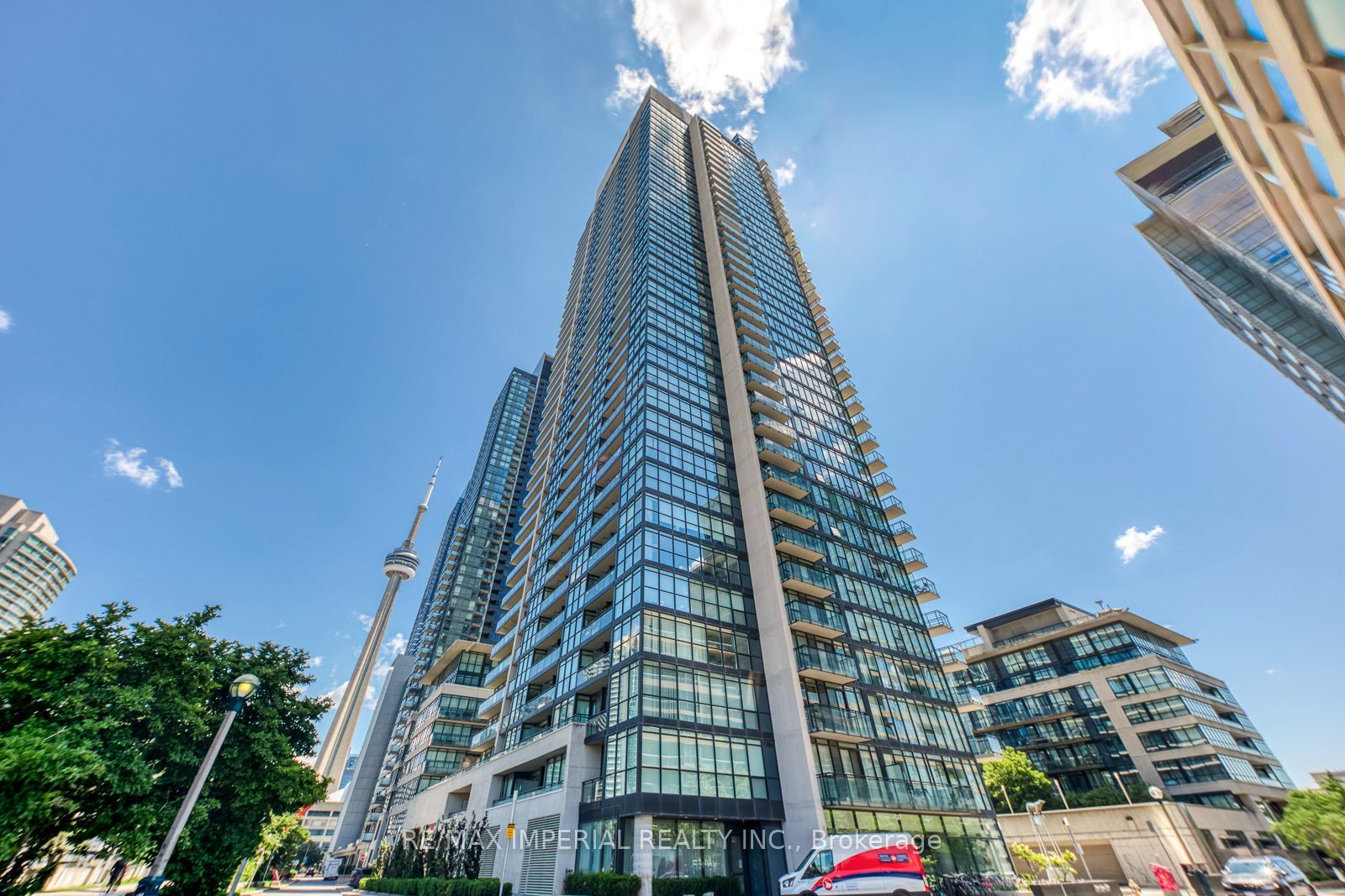 25 Capreol Court, Toronto, ON M5V 3Z4 photo 2