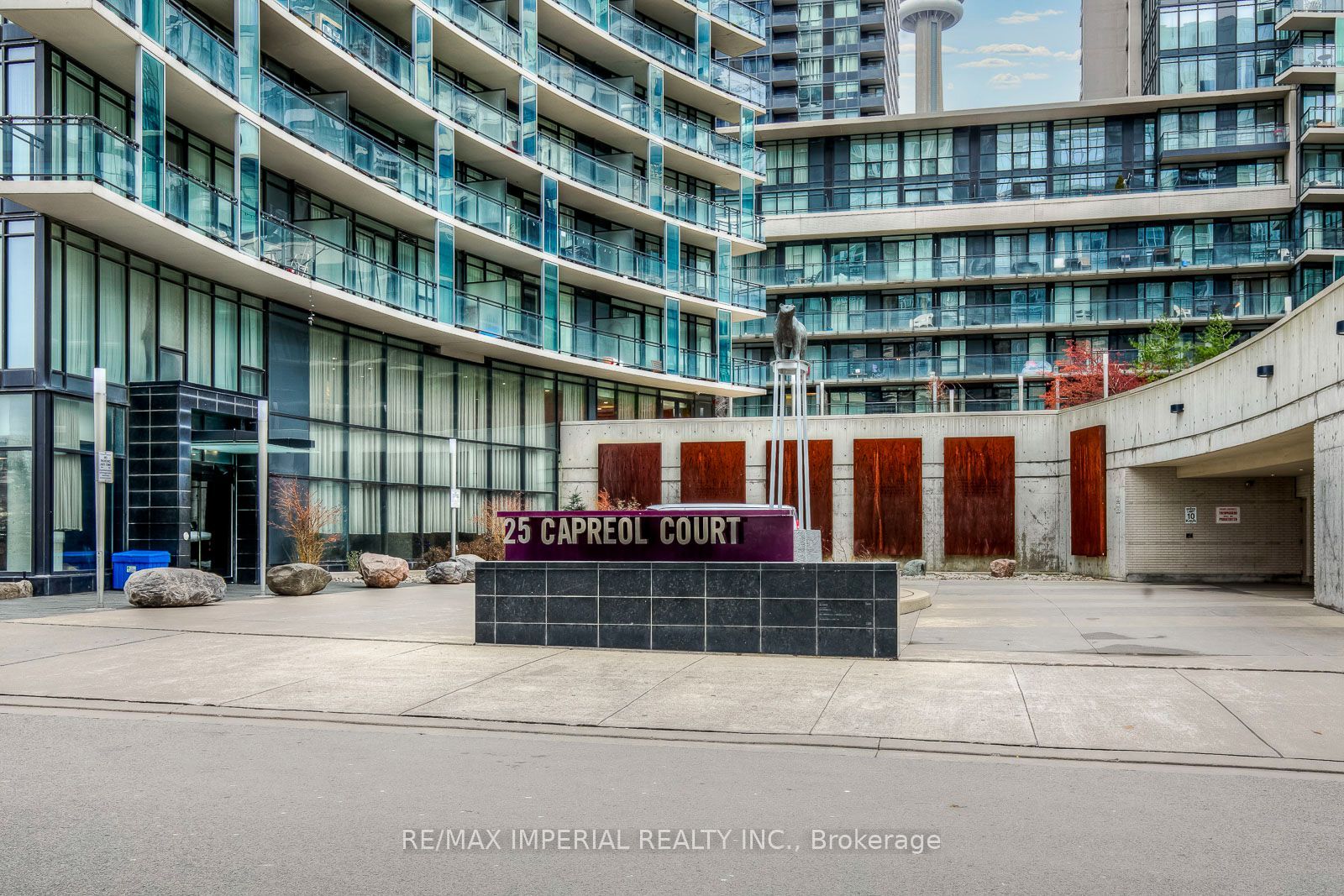 25 Capreol Court, Toronto, ON M5V 3Z4 photo 3