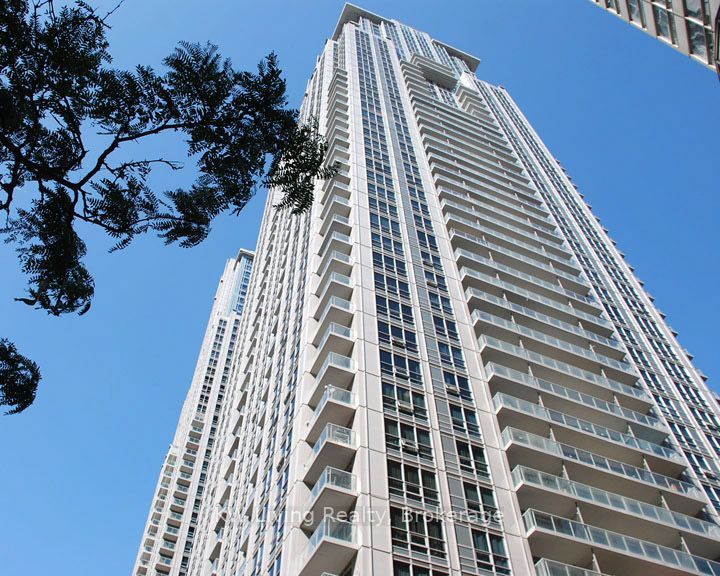 763 Bay Street 4009, Toronto, ON M5G 2R3