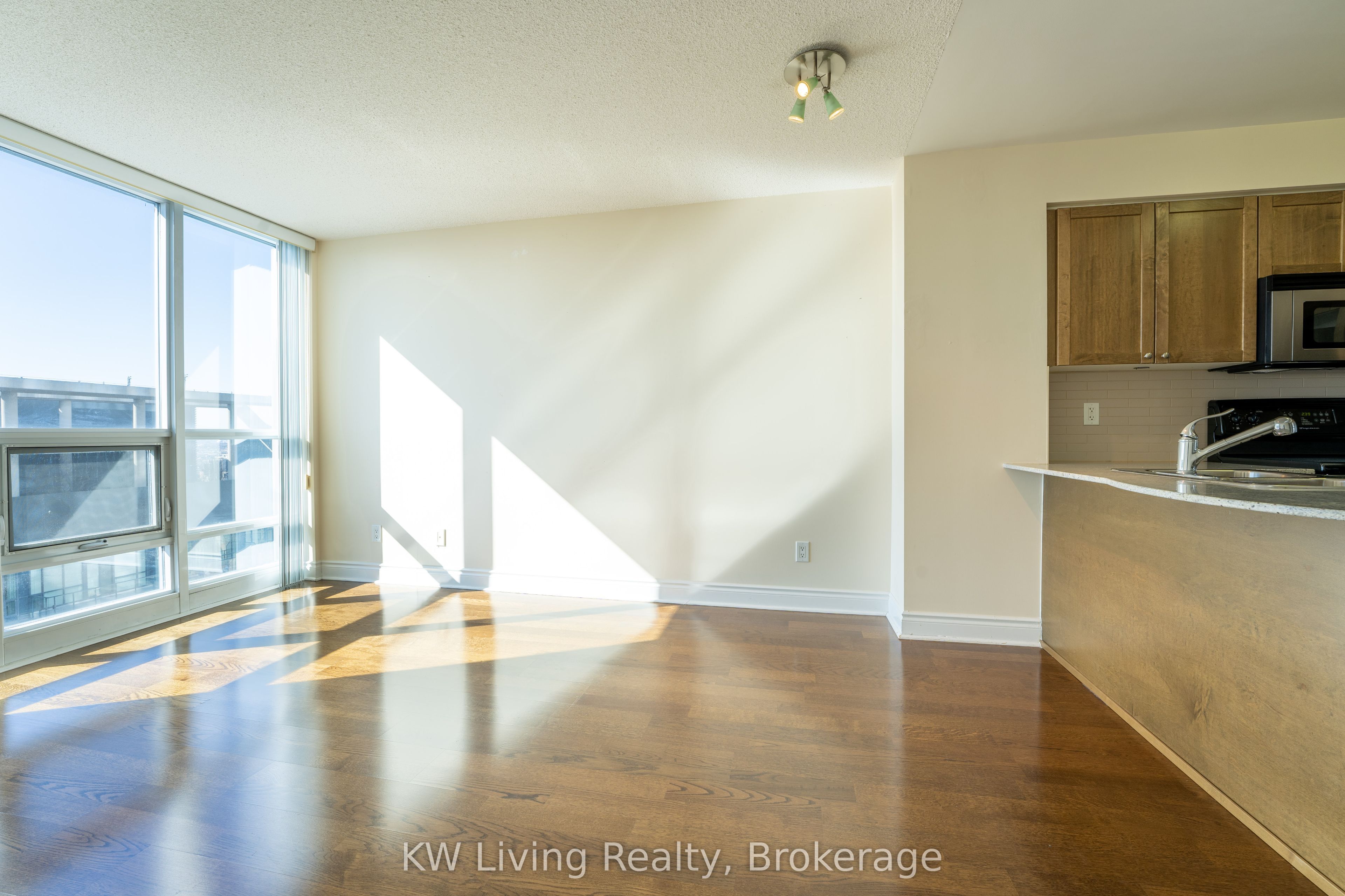 763 Bay Street 4009, Toronto, ON M5G 2R3 photo 4