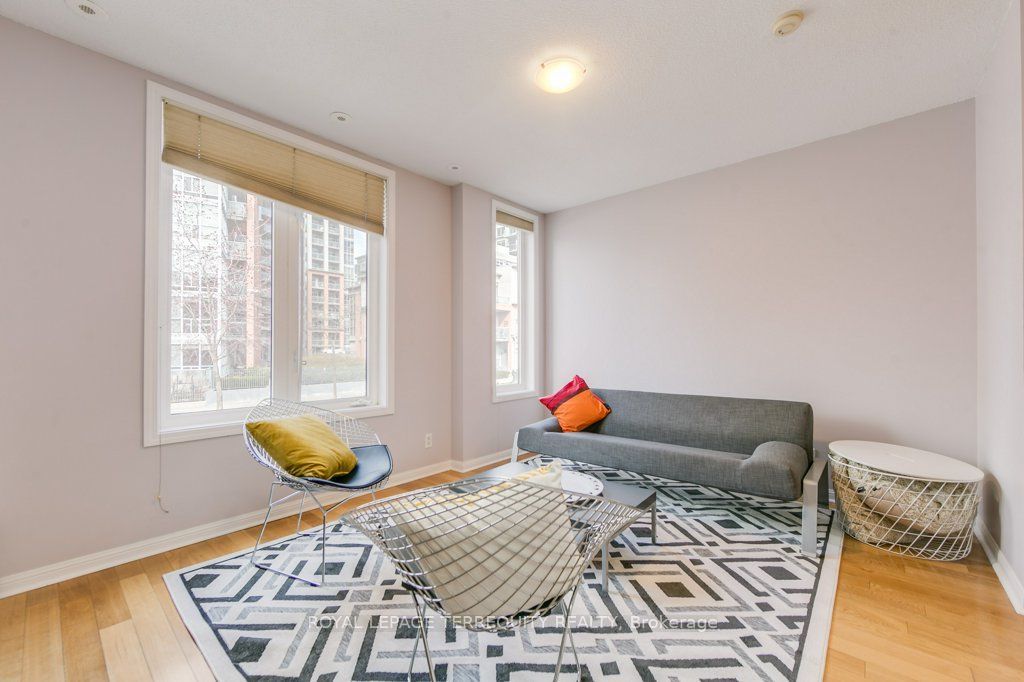11 Crawford Street A, Toronto, ON M6K 3M3 photo 4