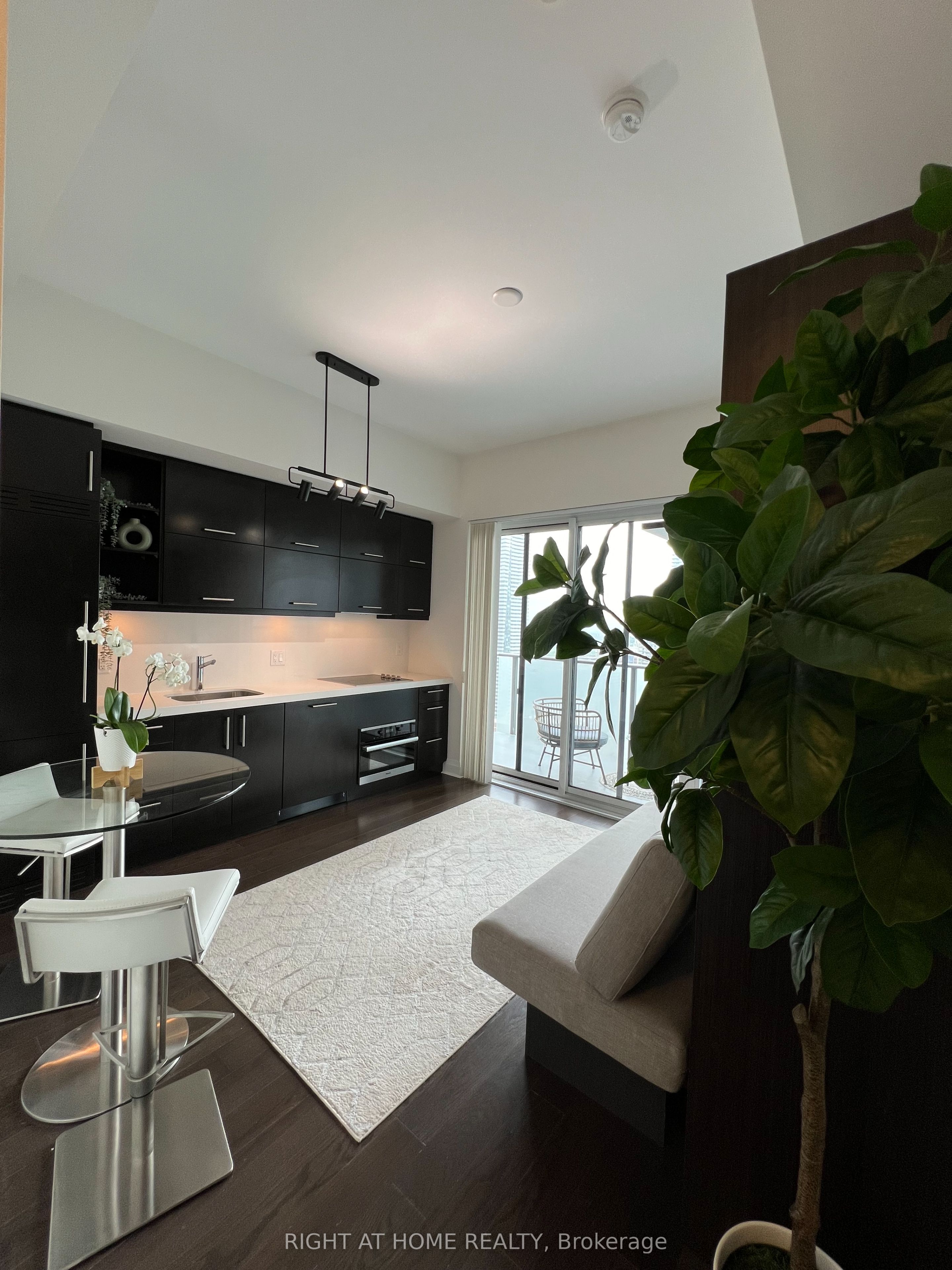 65 St Mary Street #3708, Toronto, ON M5S 0A6 photo 5