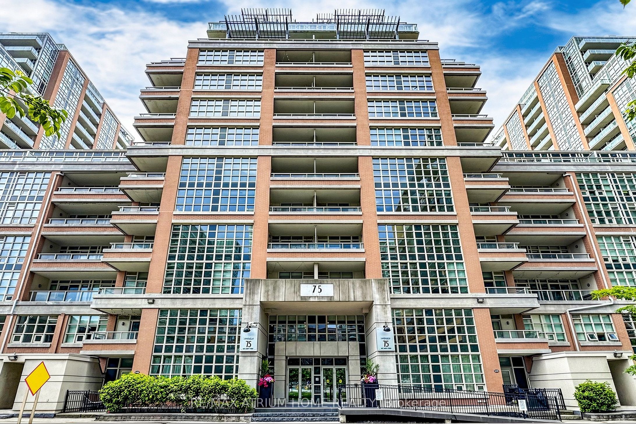 75 East Liberty Street 912, Toronto, ON M6K 3R3