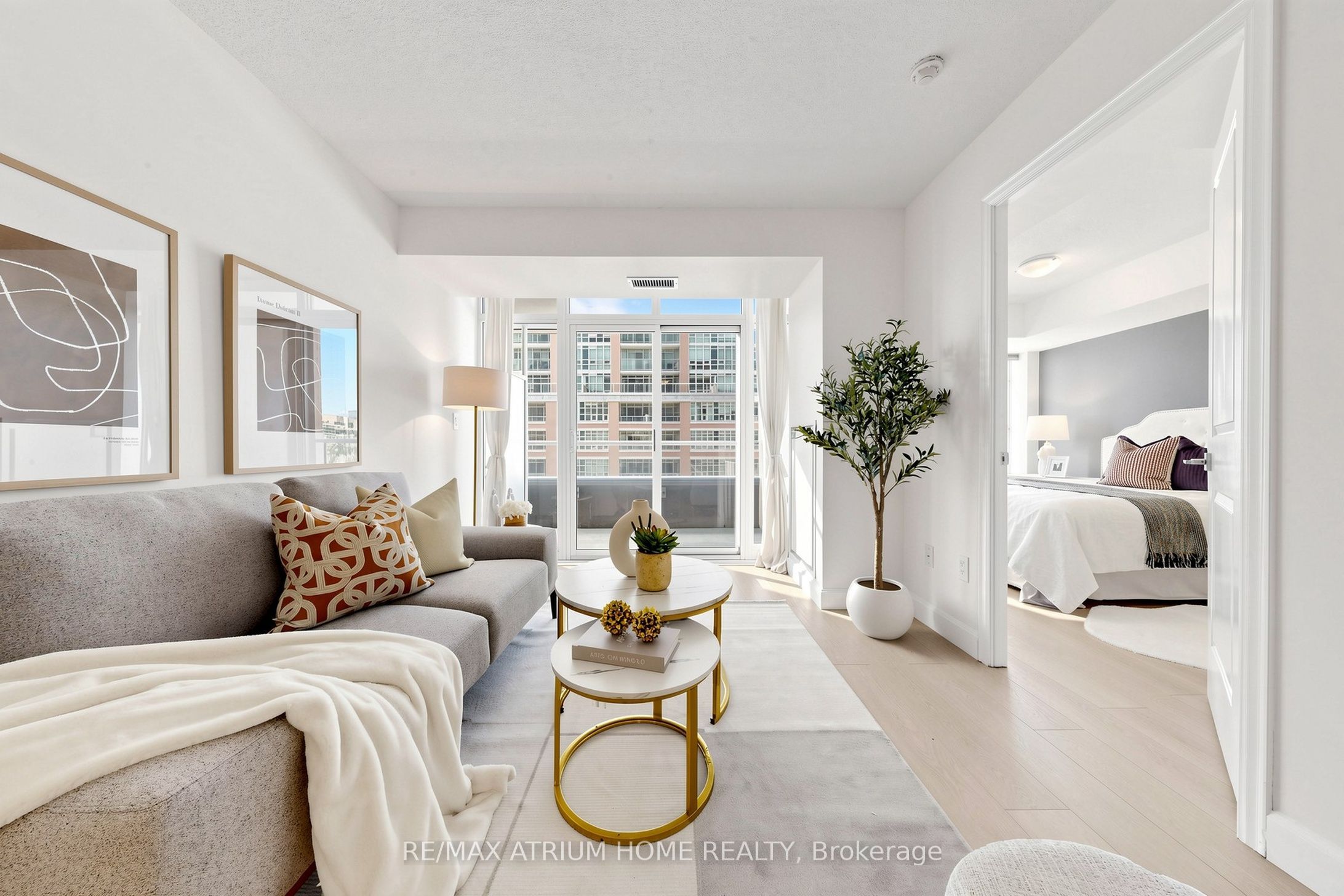 75 East Liberty Street 912, Toronto, ON M6K 3R3 photo 2