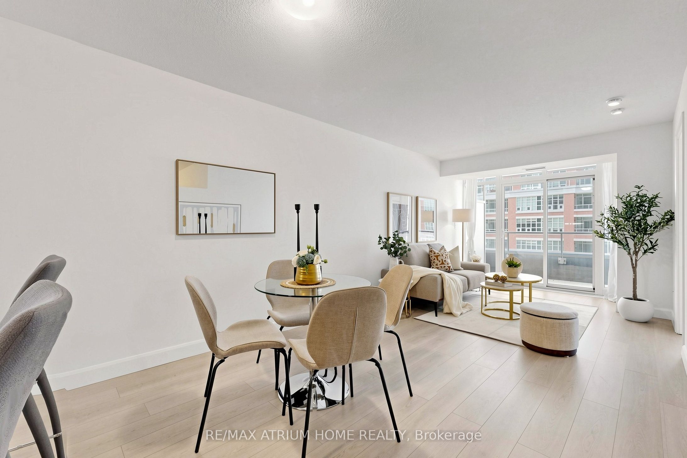 75 East Liberty Street 912, Toronto, ON M6K 3R3 photo 3