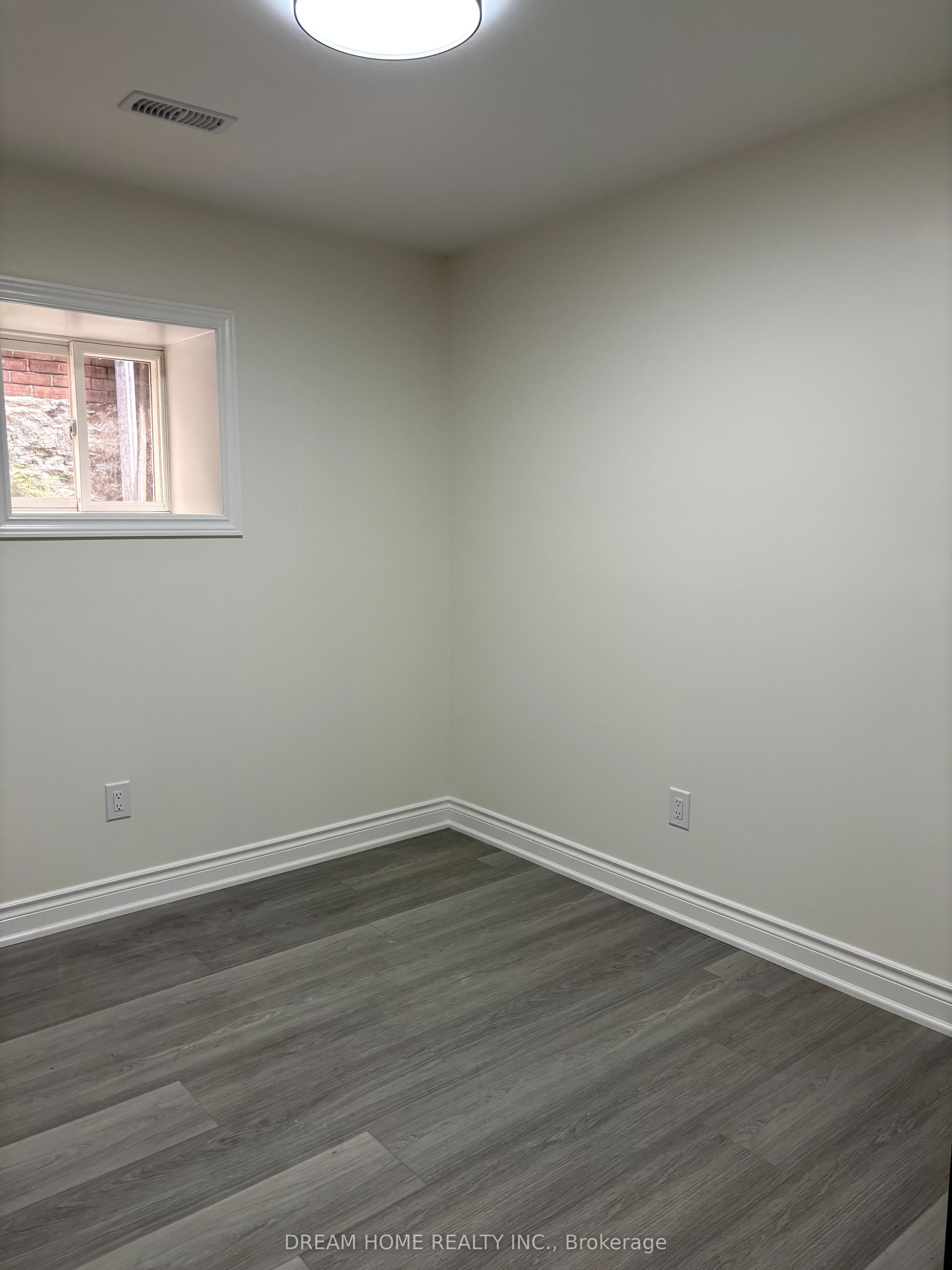 643 Bathurst Street B03, Toronto, ON M5S 2R2 photo 3