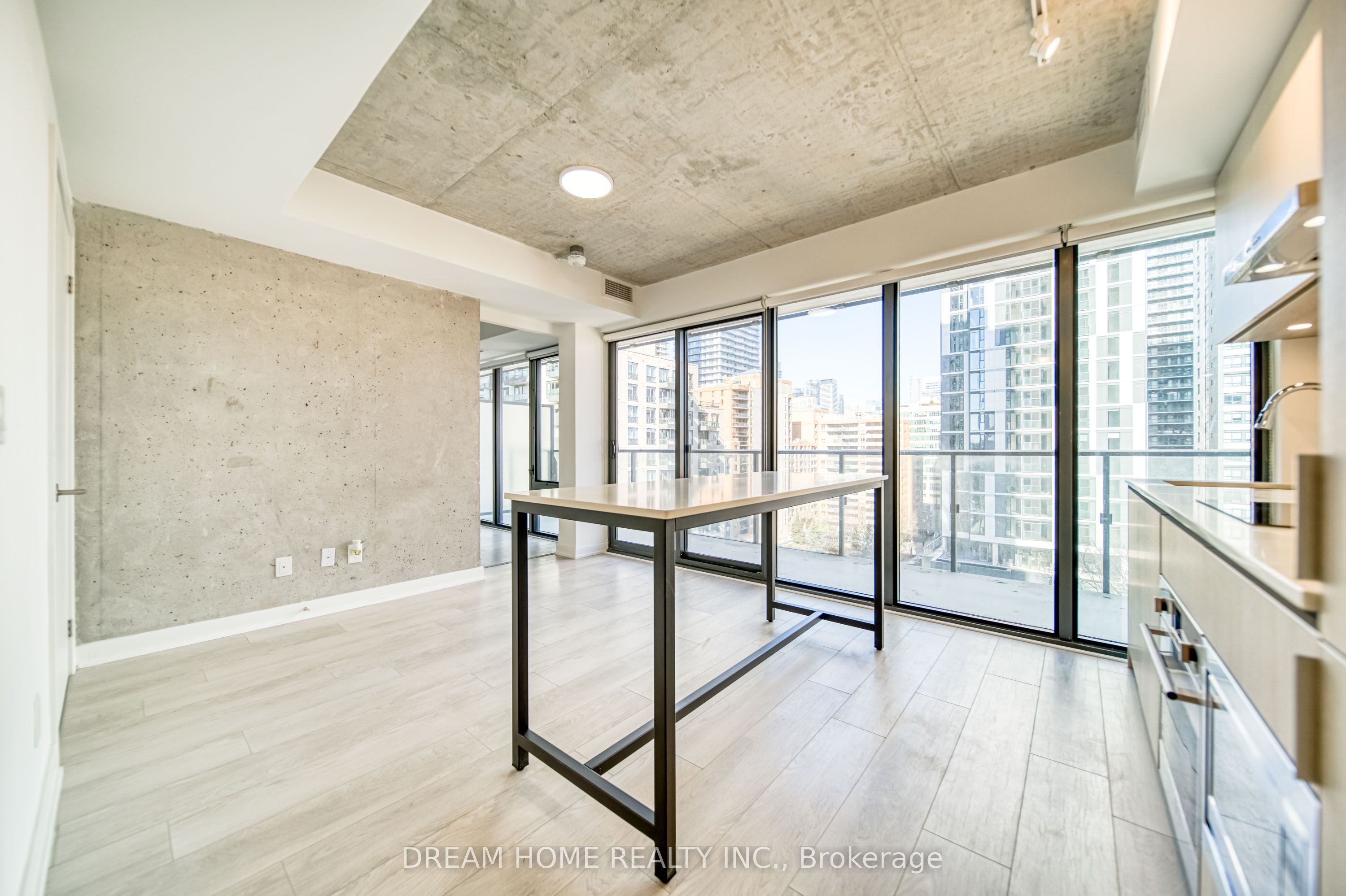 47 Mutual Street 1004, Toronto, ON M5B 0C6 photo 5