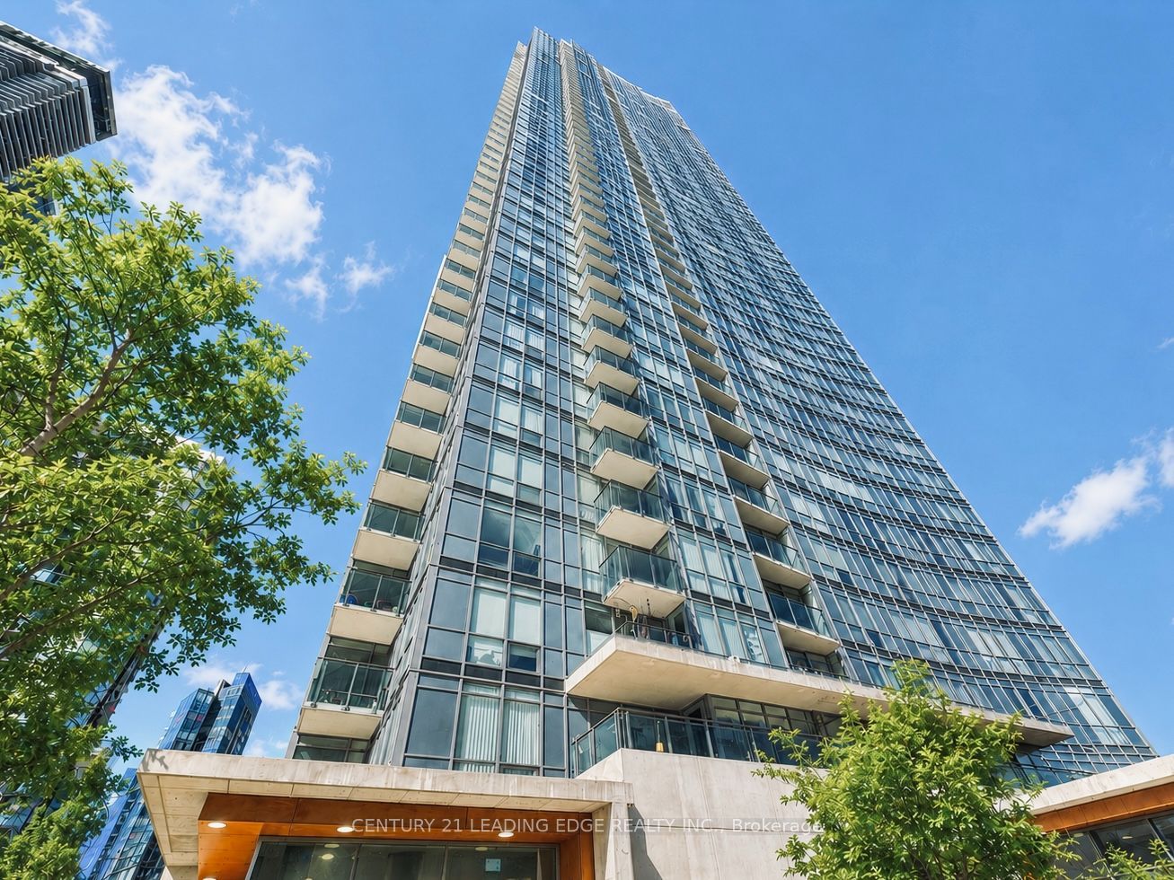 11 Brunel Court 1501, Toronto, ON M5V 3Y3