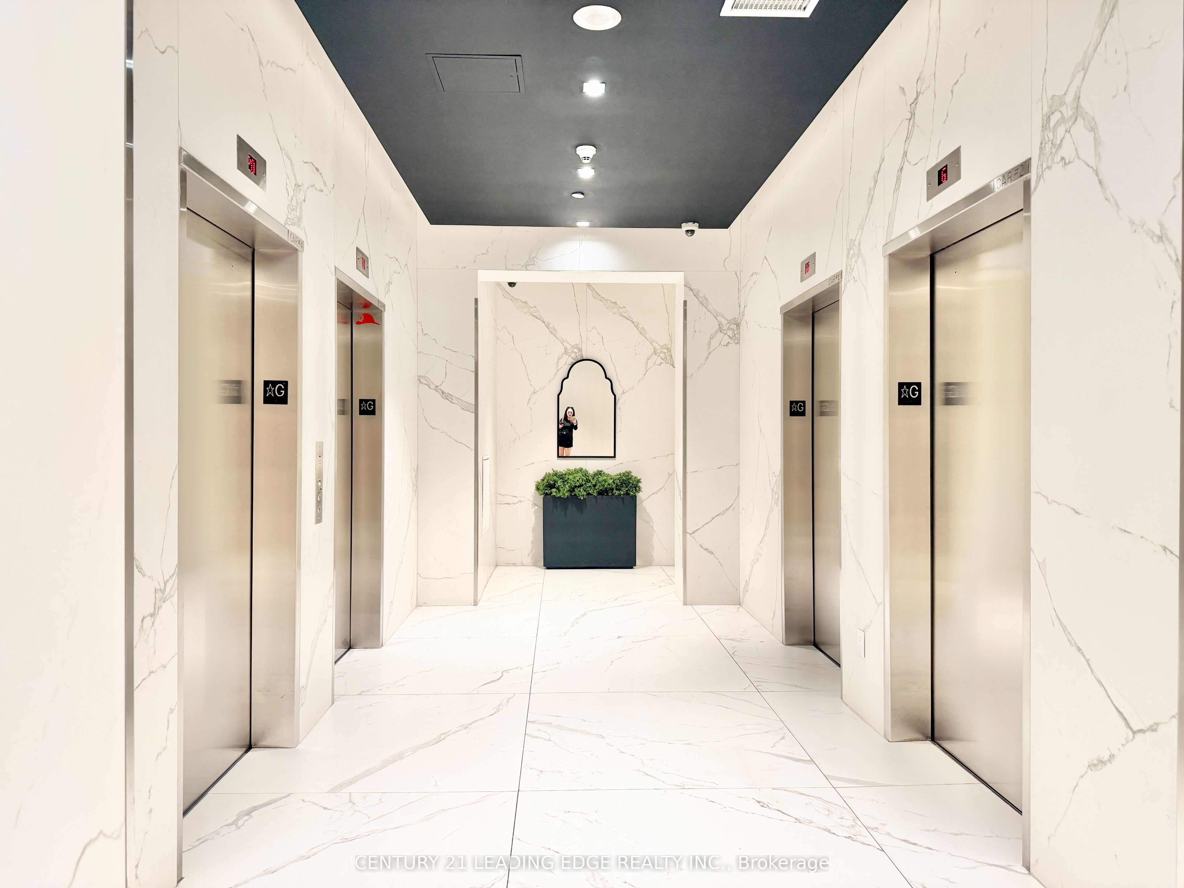 11 Brunel Court 1501, Toronto, ON M5V 3Y3 photo 4