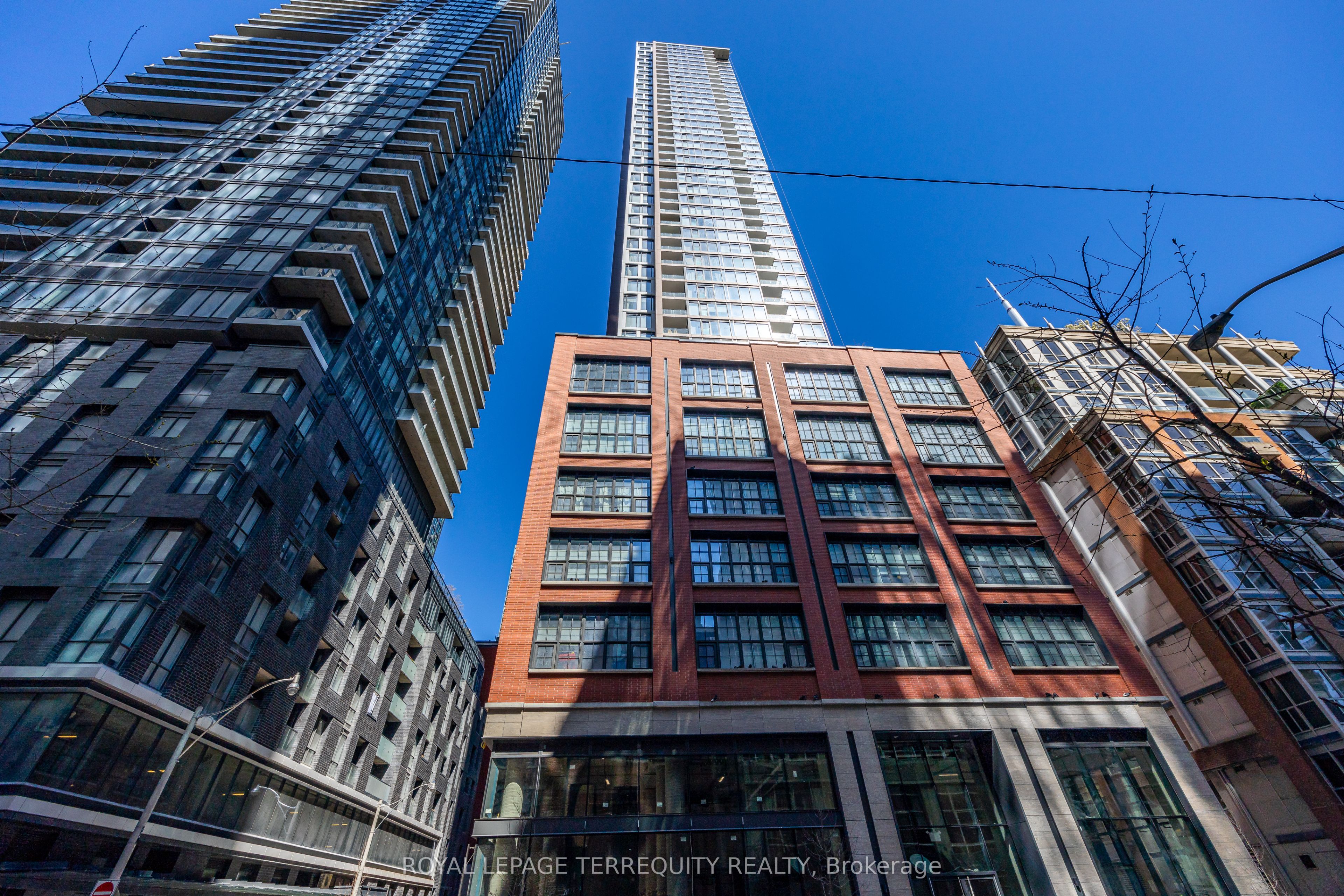 55 Mercer Street 4006, Toronto, ON M5V 1H3