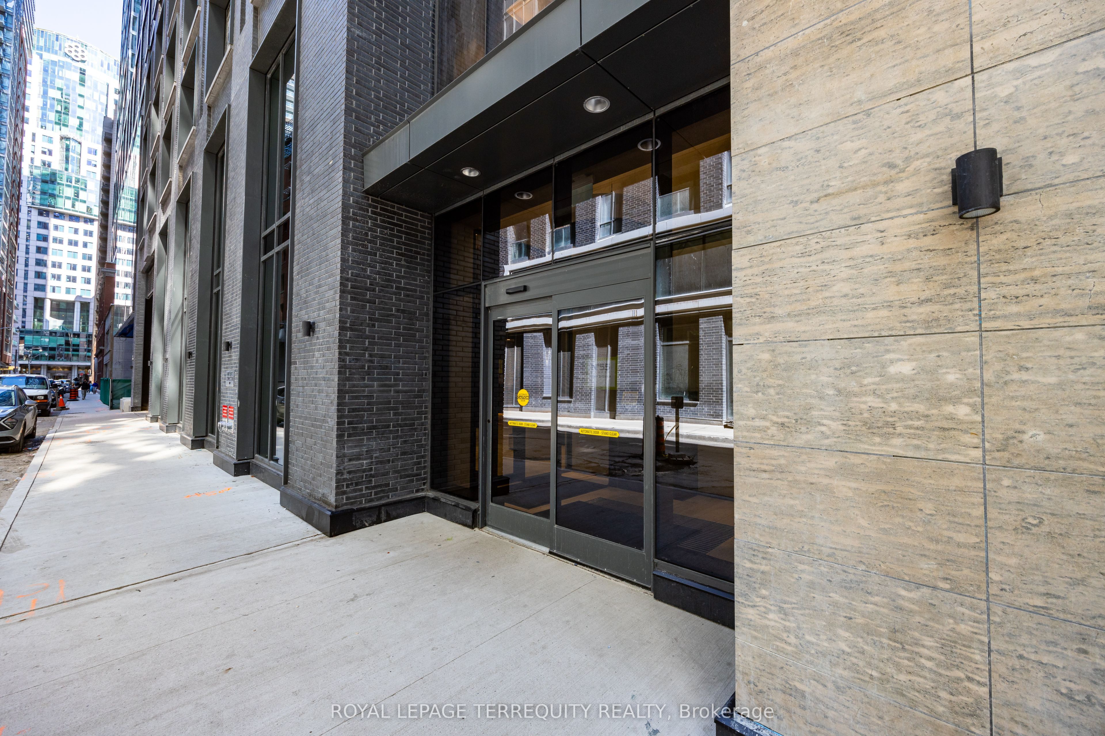 55 Mercer Street 4006, Toronto, ON M5V 1H3 photo 3