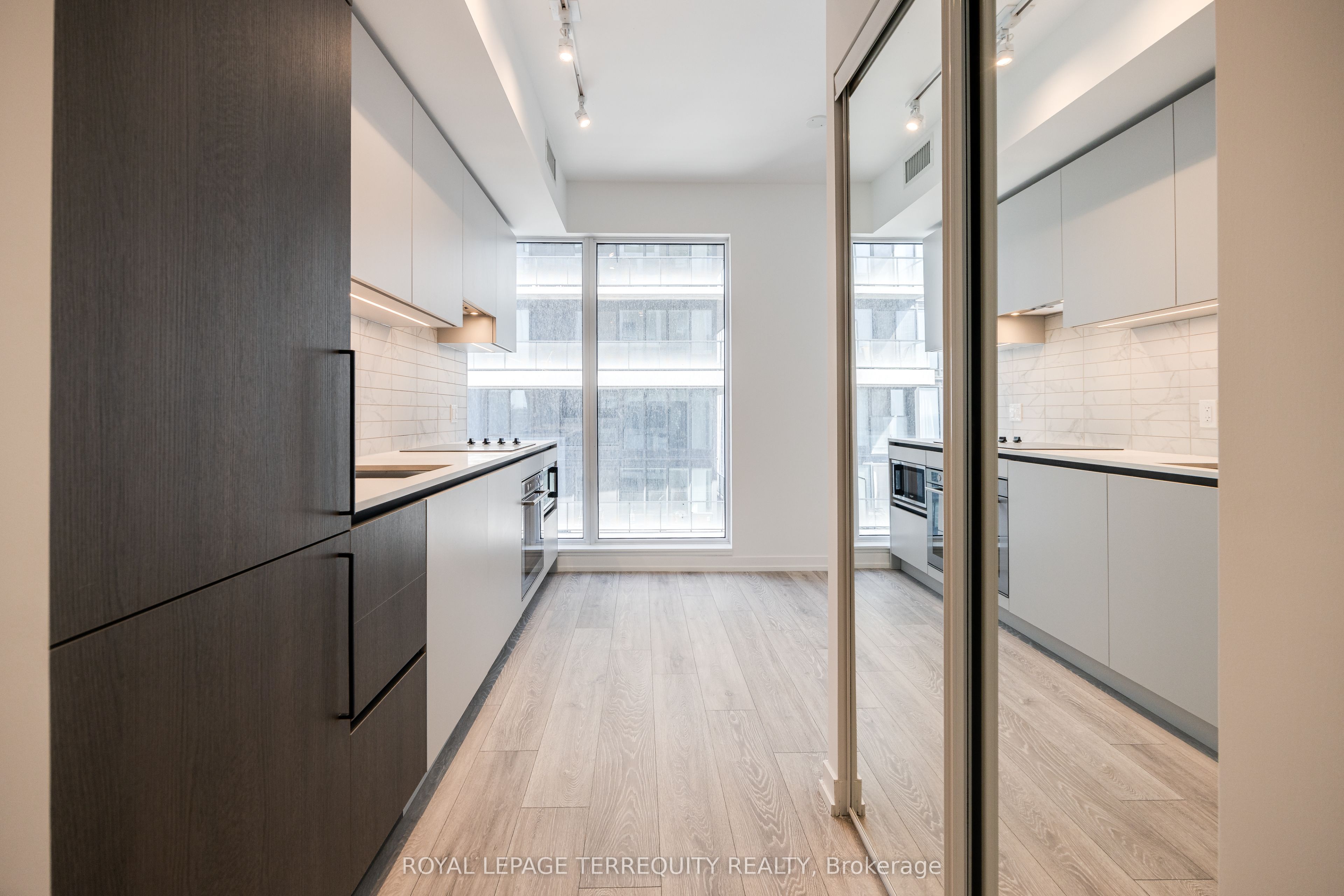 55 Mercer Street 4006, Toronto, ON M5V 1H3 photo 5