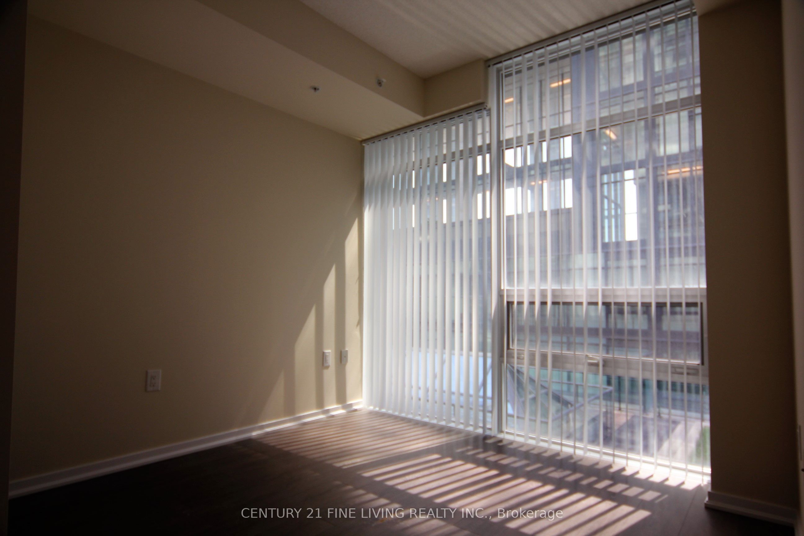 36 Lisgar Street 810, Toronto, ON M6J 3G2 photo 4