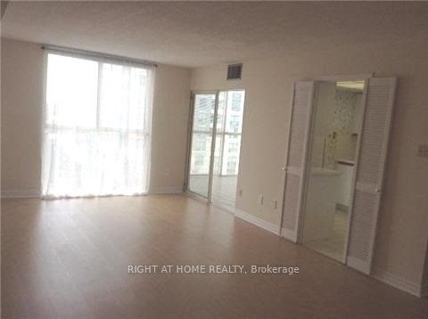 5460 Yonge Street 404, Toronto, ON M2N 6K7 photo 5