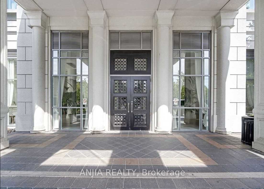 25 Greenview Avenue 1024, Toronto, ON M2M 0A5