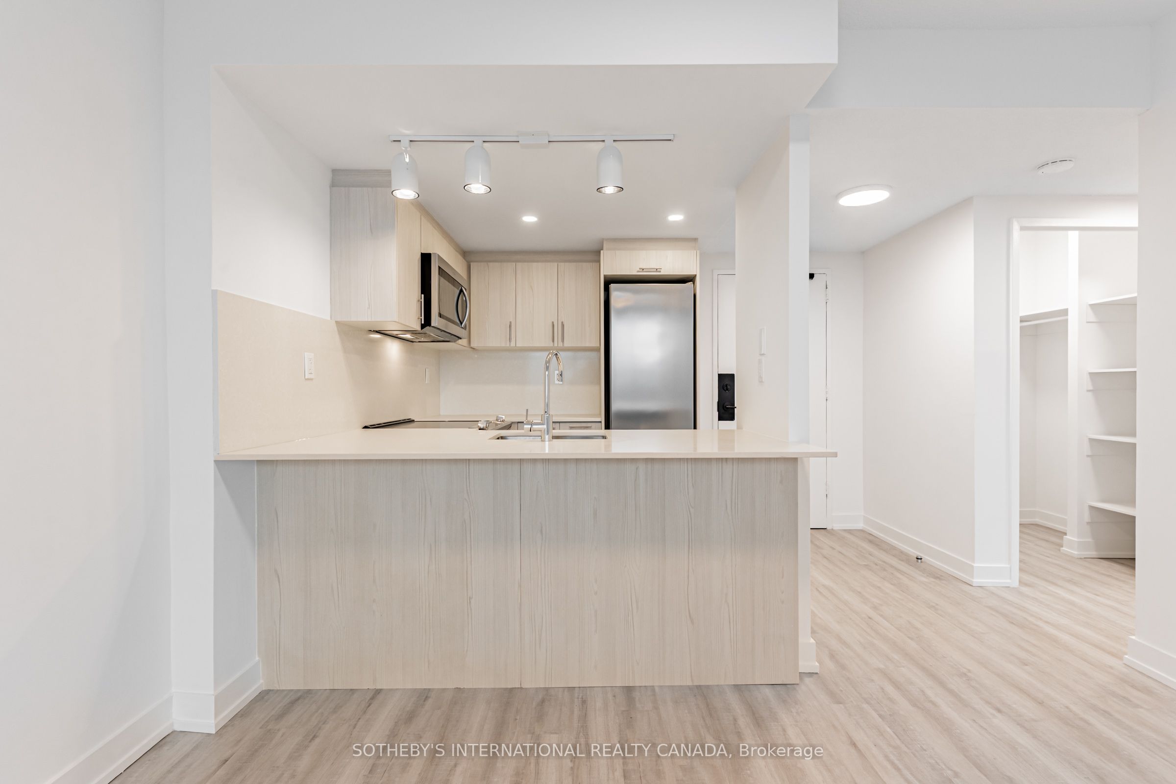 191 Sherbourne Street 312, Toronto, ON M5A 3X1 photo 3