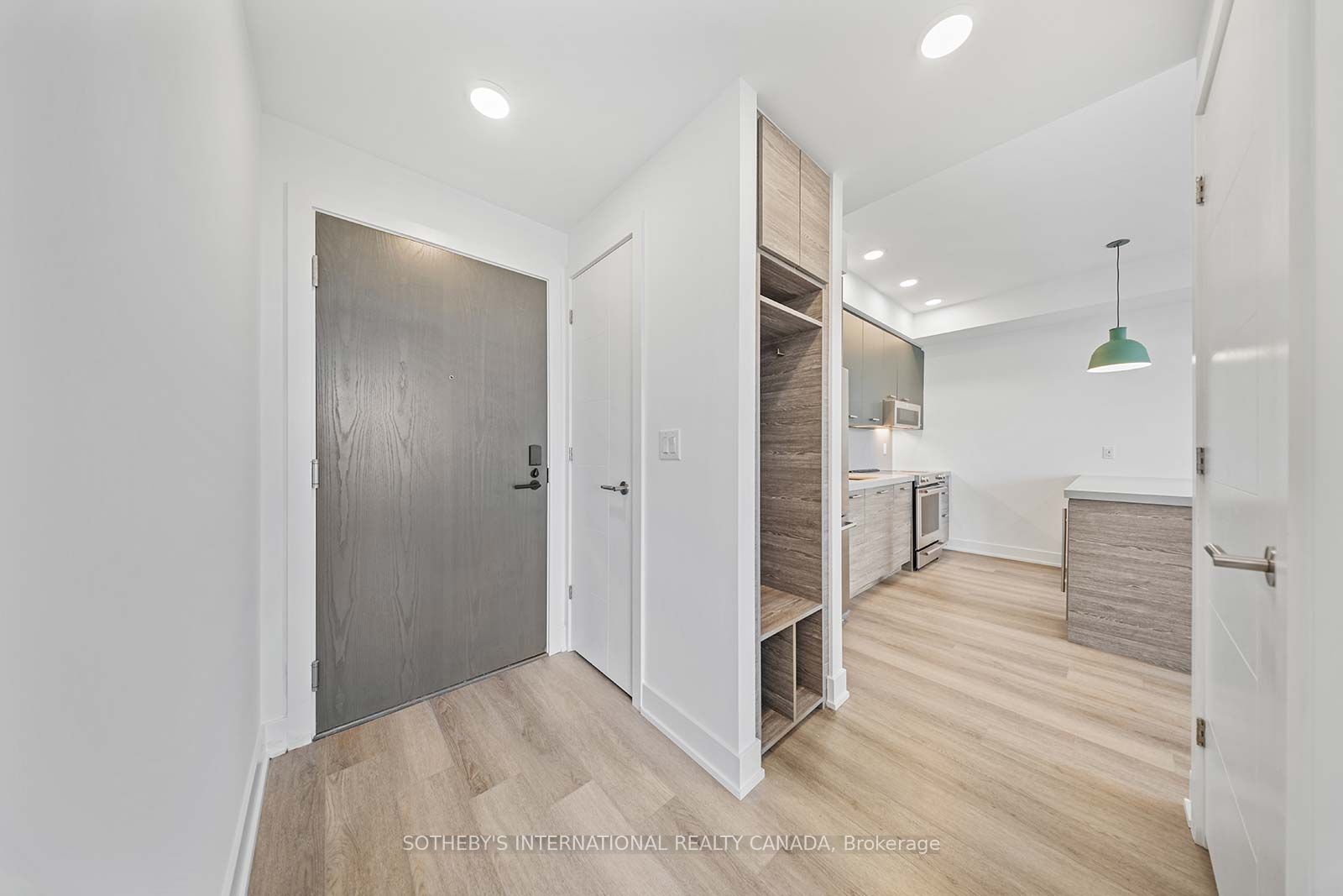 484 Spadina Avenue 601, Toronto, ON M5S 0E4 photo 3