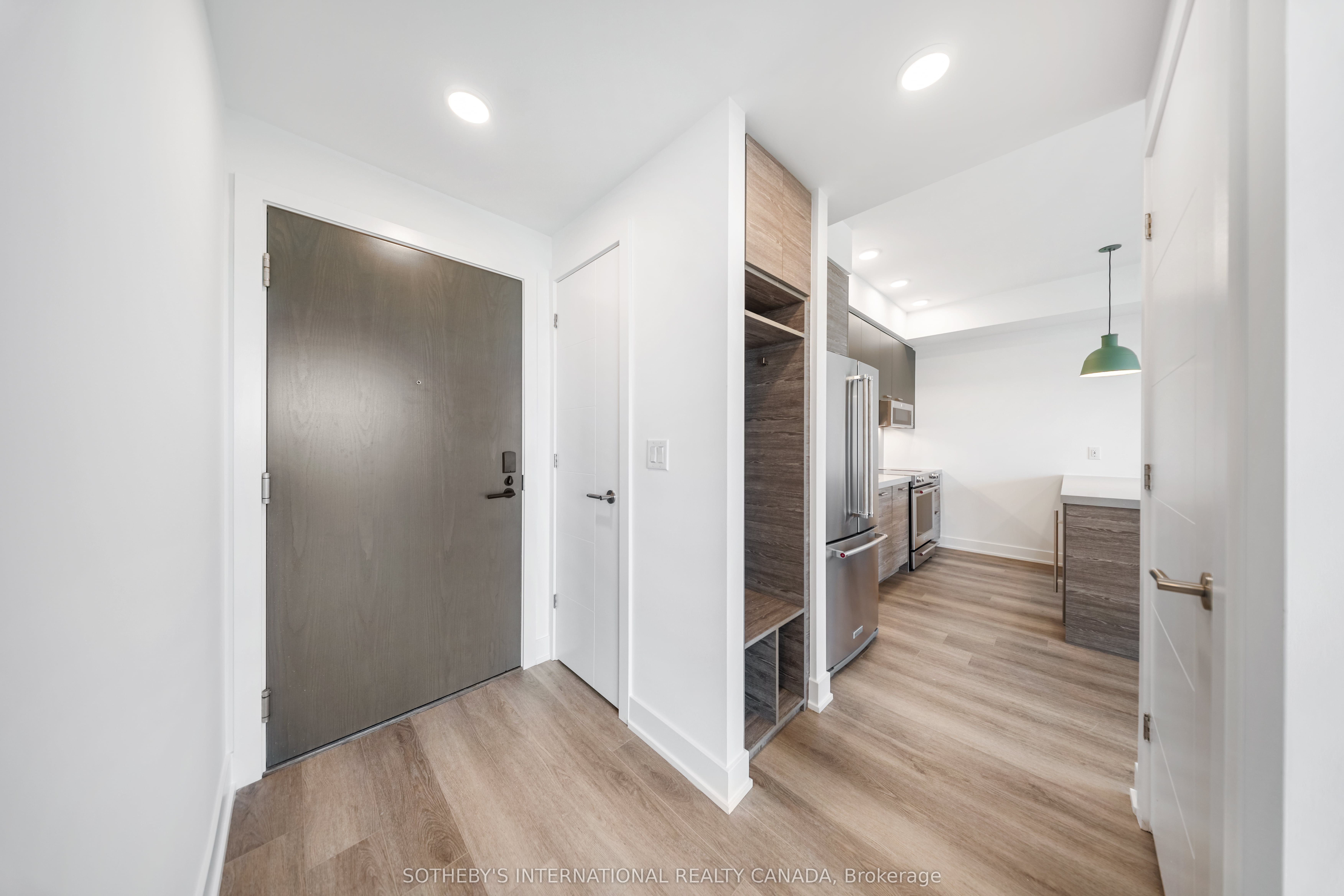 484 Spadina Avenue 709, Toronto, ON M5S 0E4