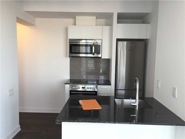 42 Charles Street E 409, Toronto, ON M4Y 1T4 photo 3