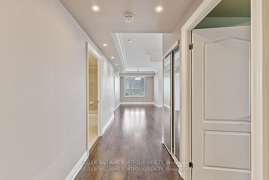 2 Clairtrell Road 1210, Toronto, ON M2N 7H5 photo 4