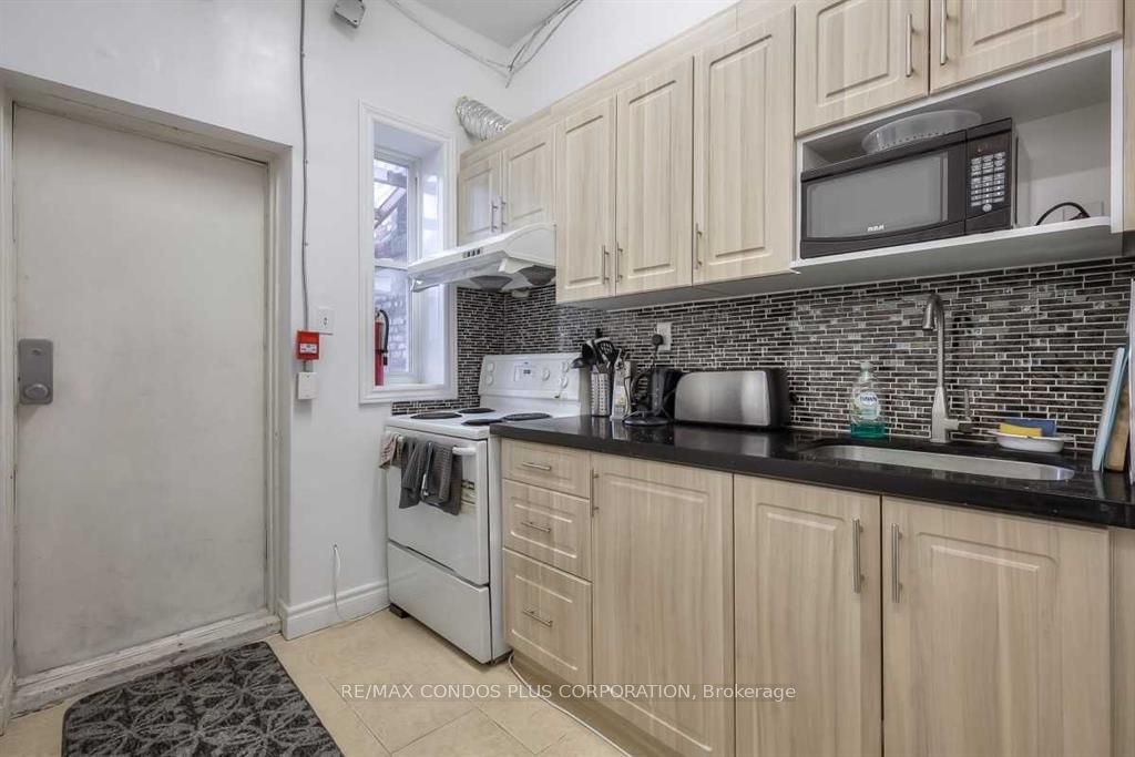 324 Spadina Avenue D, Toronto, ON M5T 2E7 photo 3