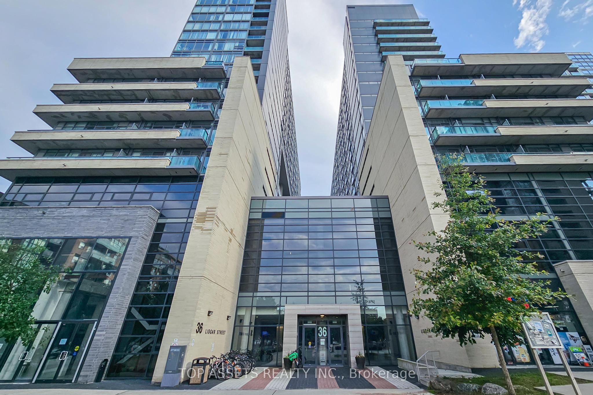 36 Lisgar Street 518E, Toronto, ON M6J 0C7 photo 2