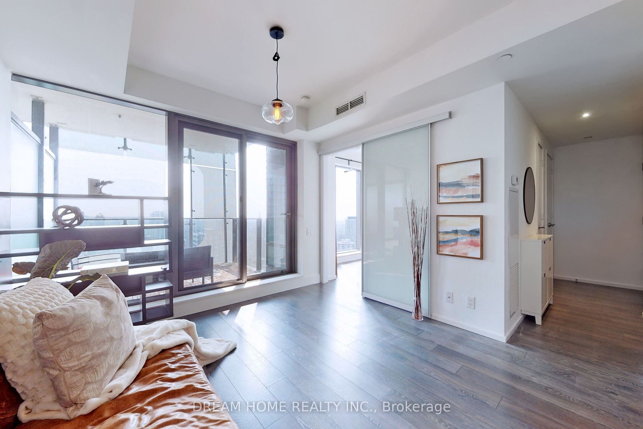 5 St Joseph Street 3801, Toronto, ON M4Y 0B6