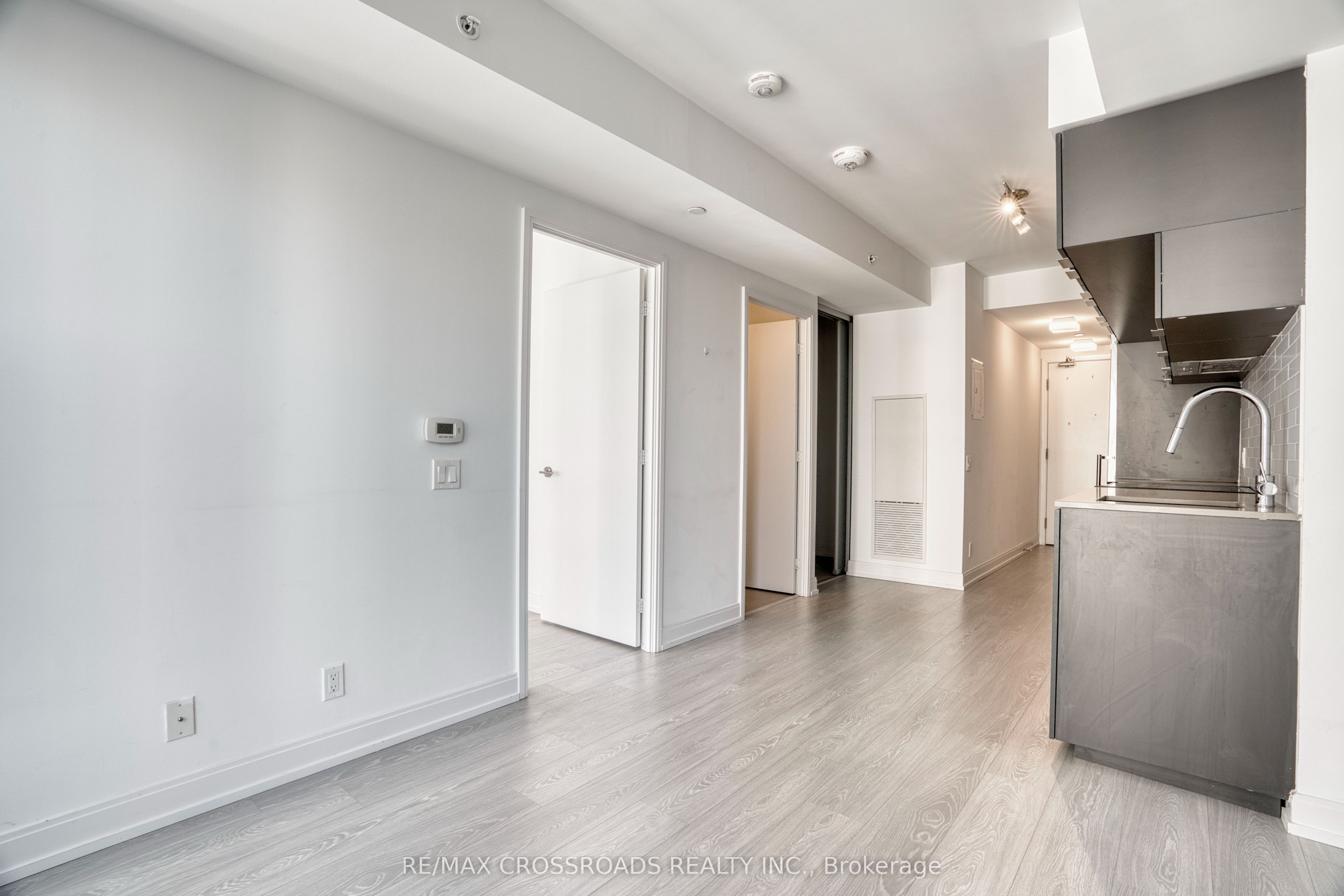 181 Dundas Street E 1815, Toronto, ON M5A 0N5 photo 3
