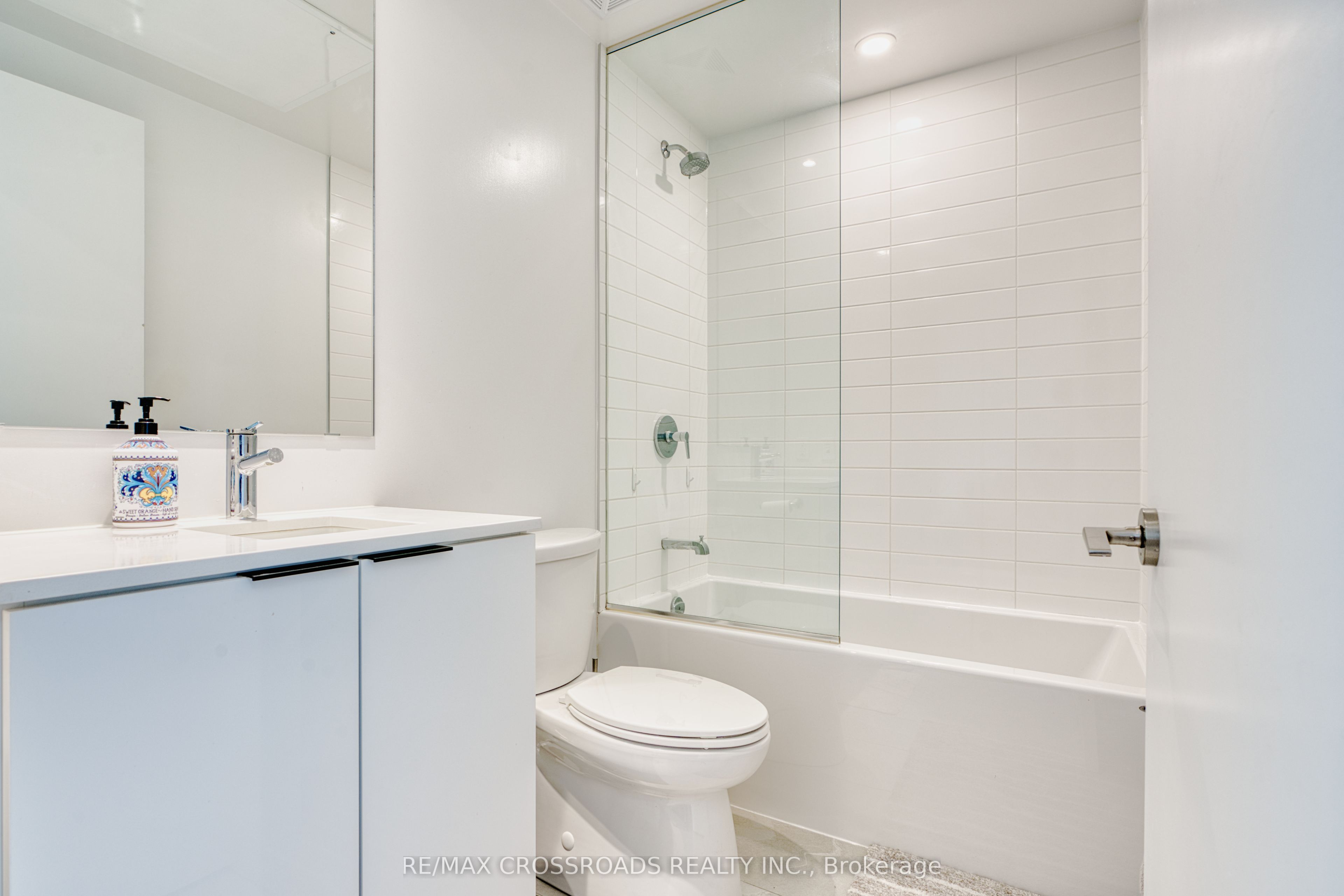 48 Power Street 1702, Toronto, ON M5A 0V2