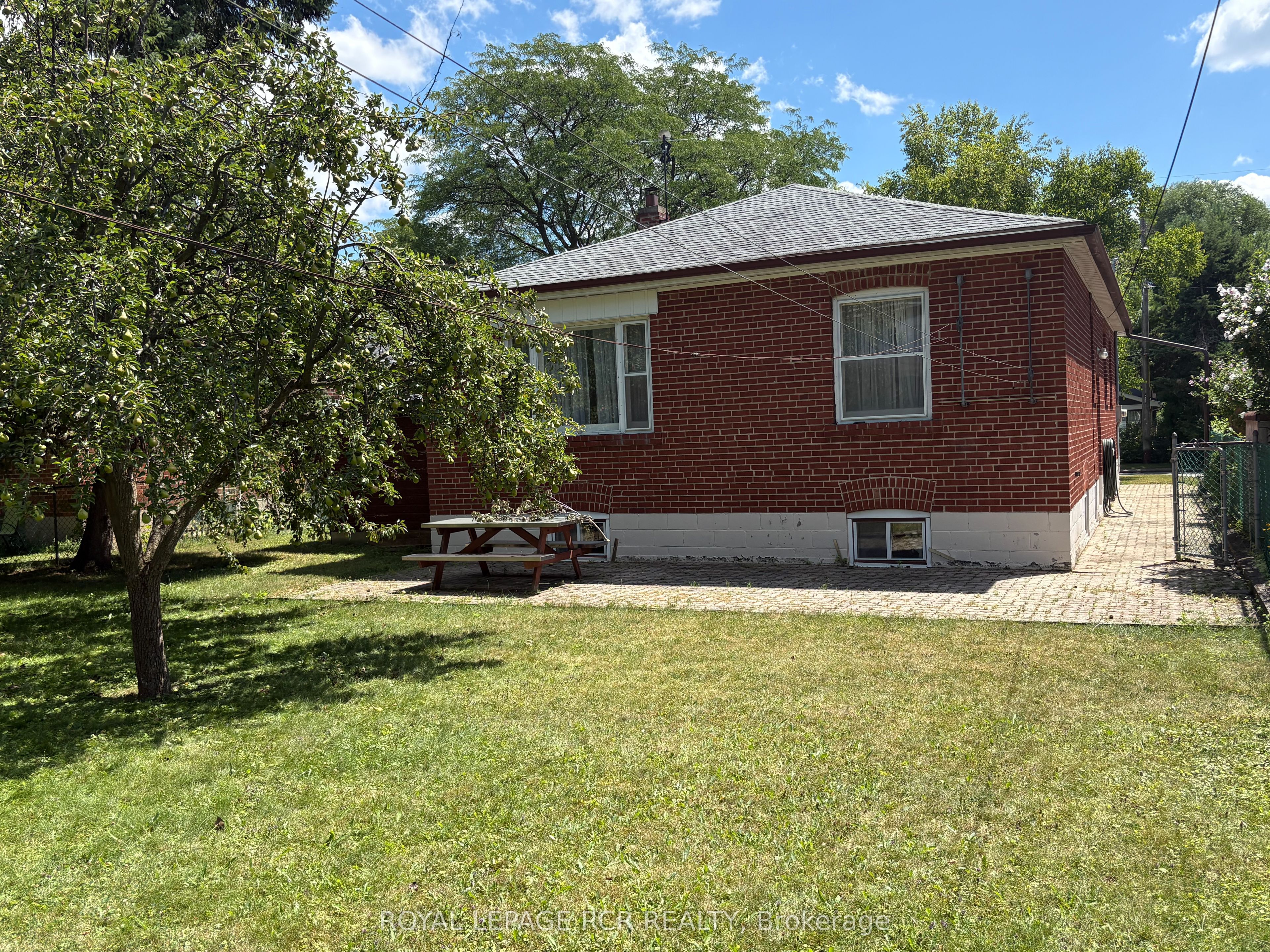 218 Park Home Avenue, Toronto, ON M2R 1A2 photo 2