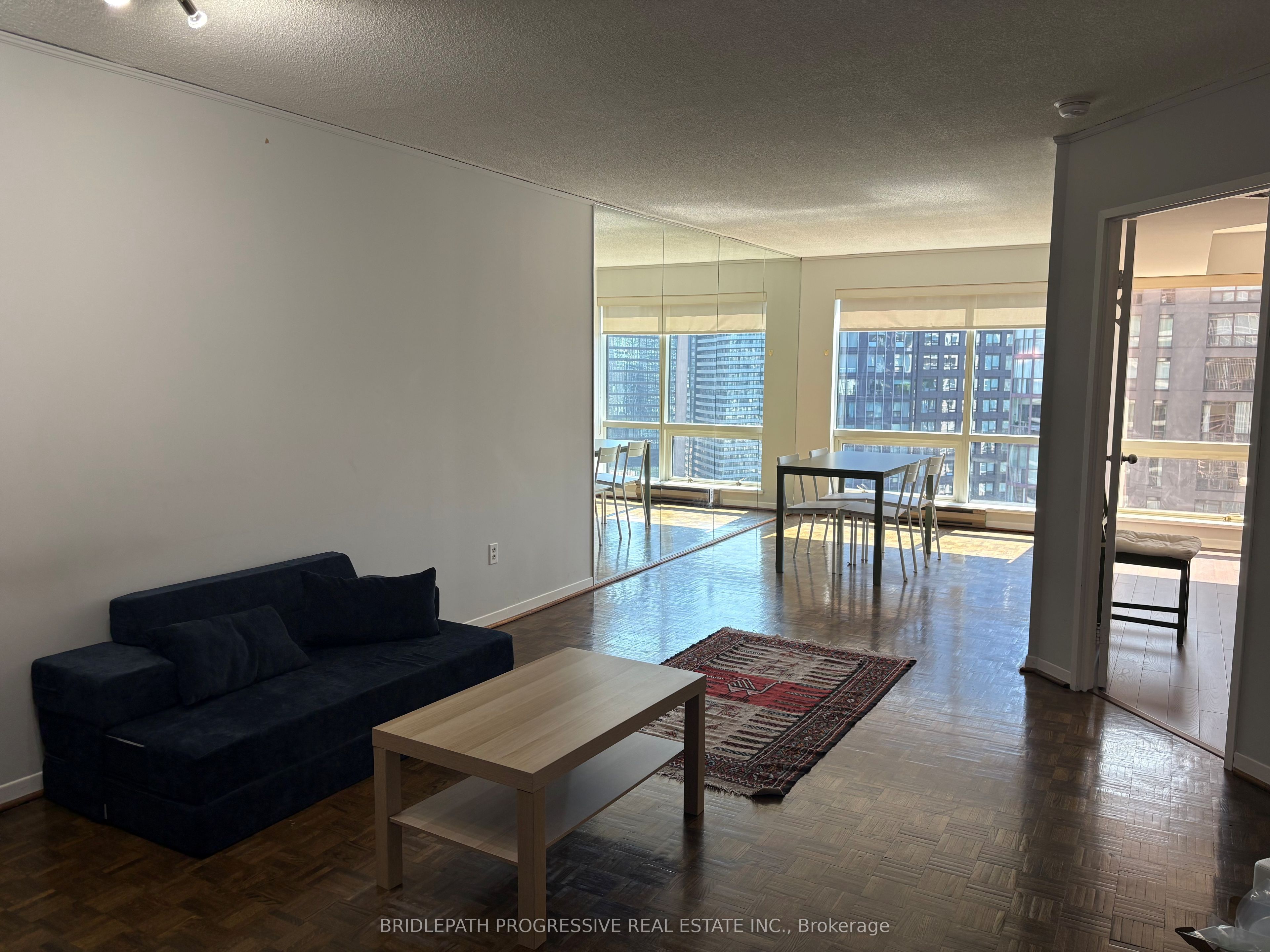 1001 Bay Street E 2410, Toronto, ON M5S 3A6 photo 5