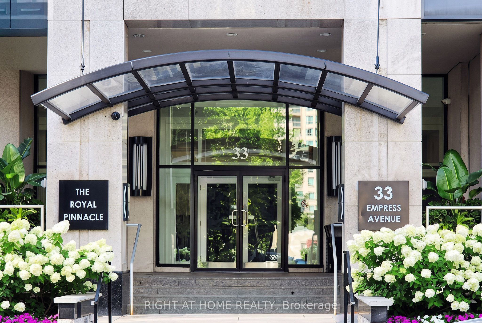33 Empress Avenue 610, Toronto, ON M2N 6Y7