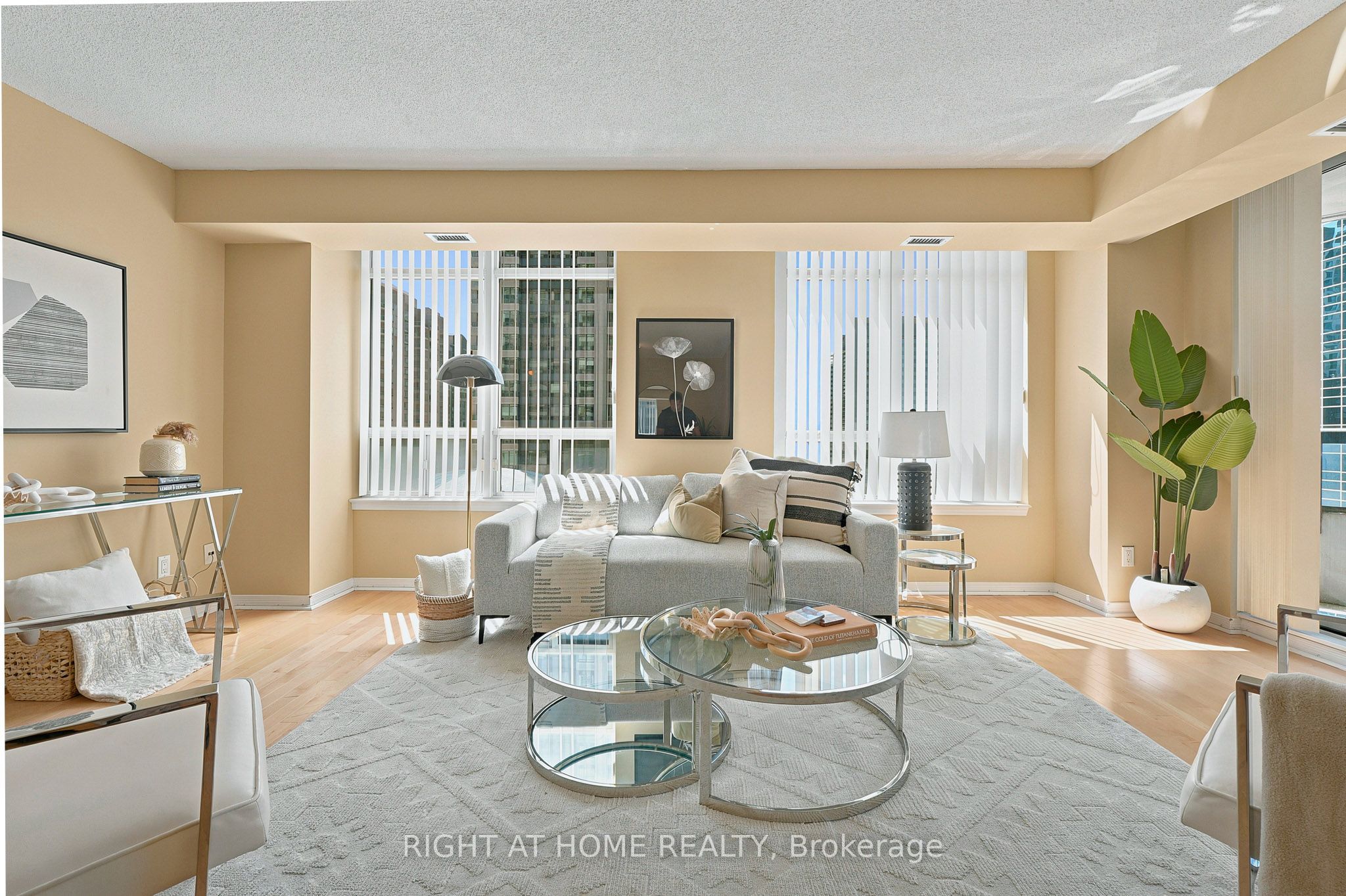 33 Empress Avenue 610, Toronto, ON M2N 6Y7 photo 2