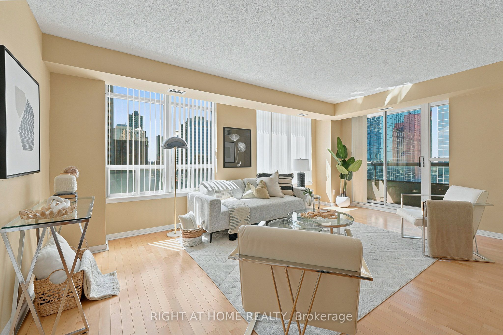 33 Empress Avenue 610, Toronto, ON M2N 6Y7 photo 3