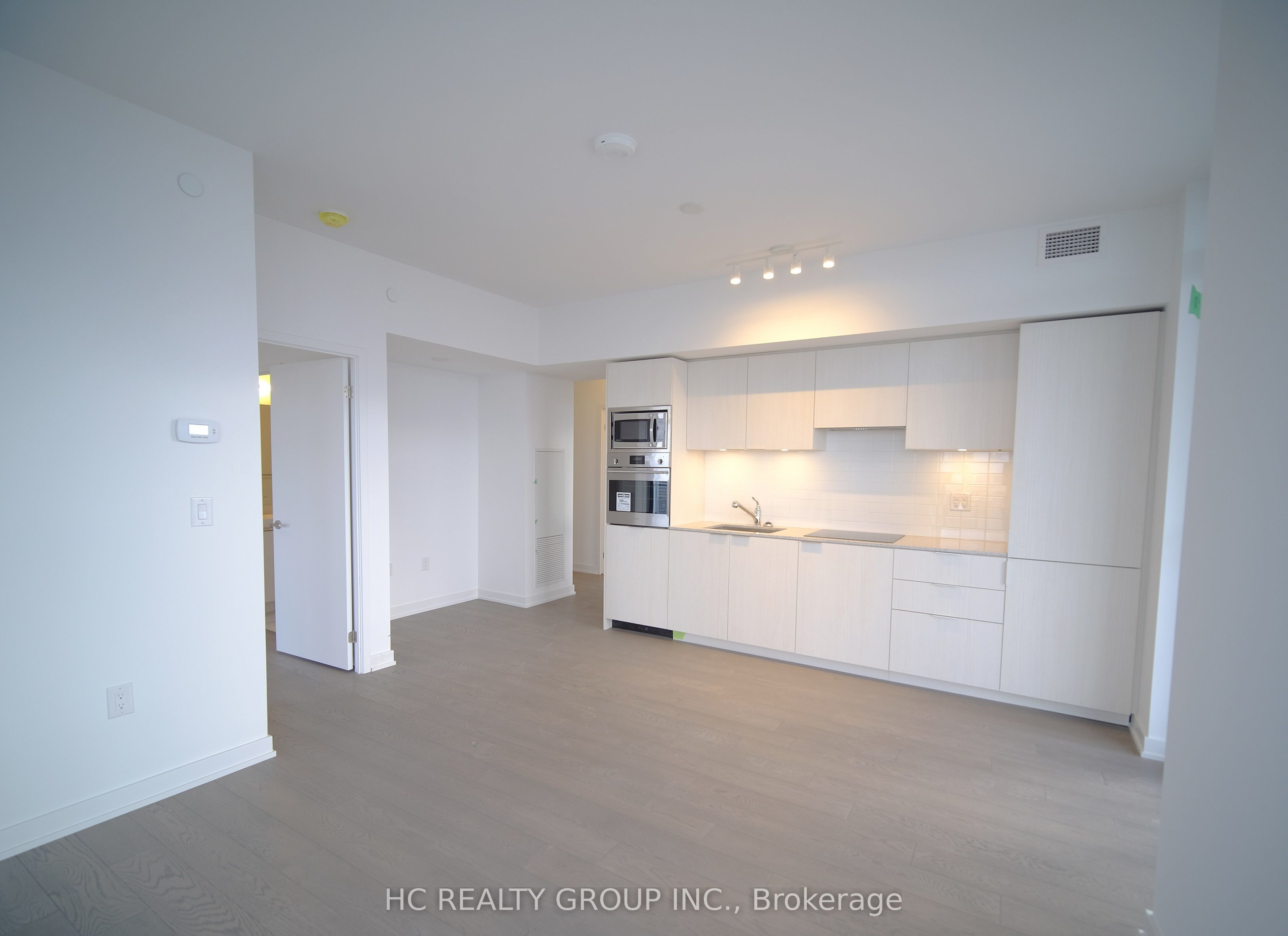 11 Wellesley Street W 5908, Toronto, ON M4Y 0G4 photo 4
