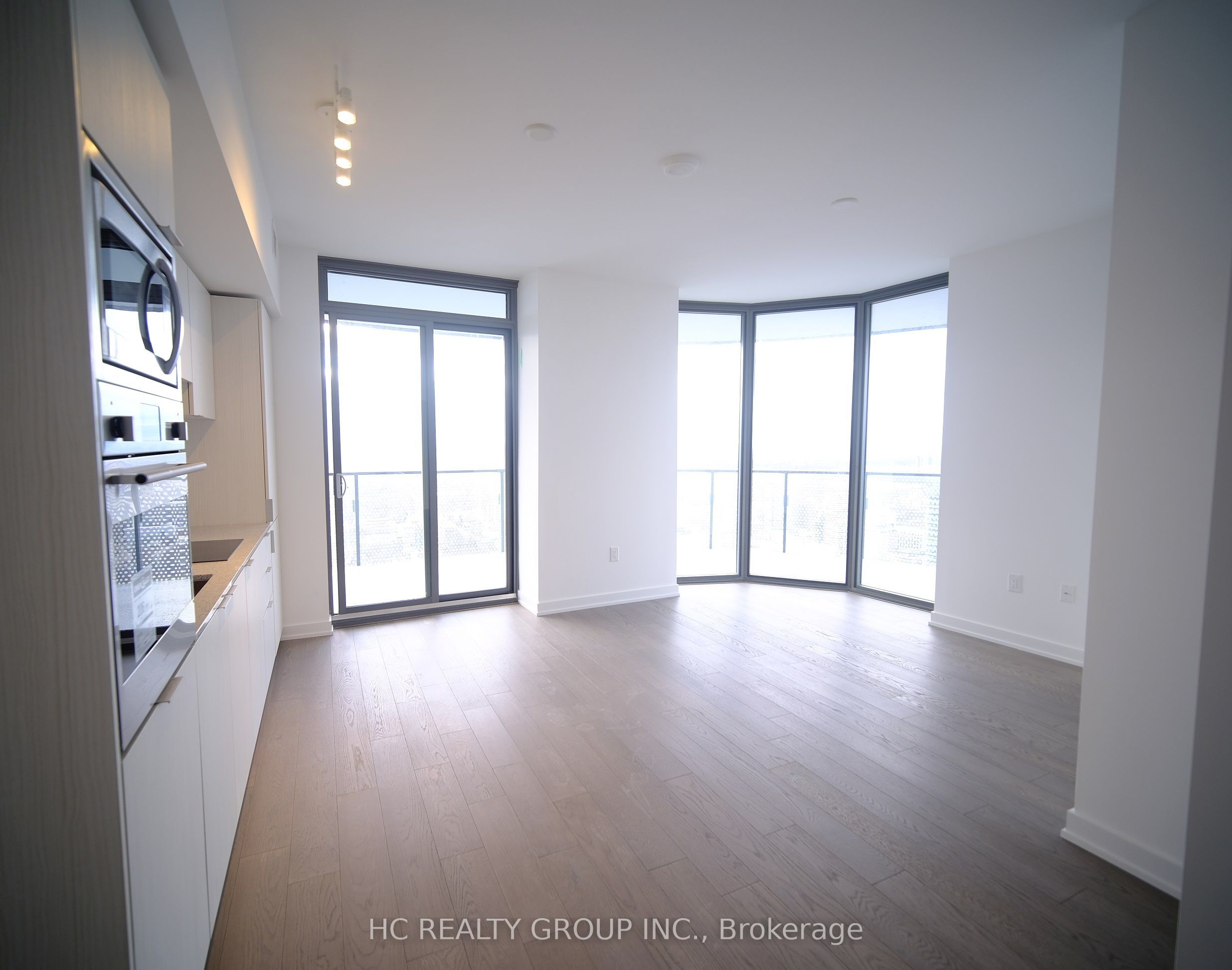 11 Wellesley Street W 5908, Toronto, ON M4Y 0G4 photo 5