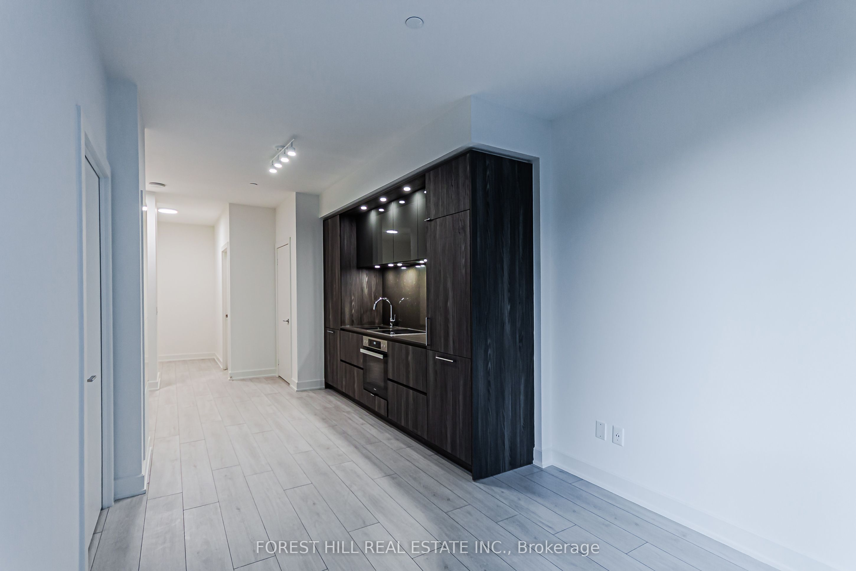 15 Mercer Street S 807, Toronto, ON M5V 0T8 photo 4