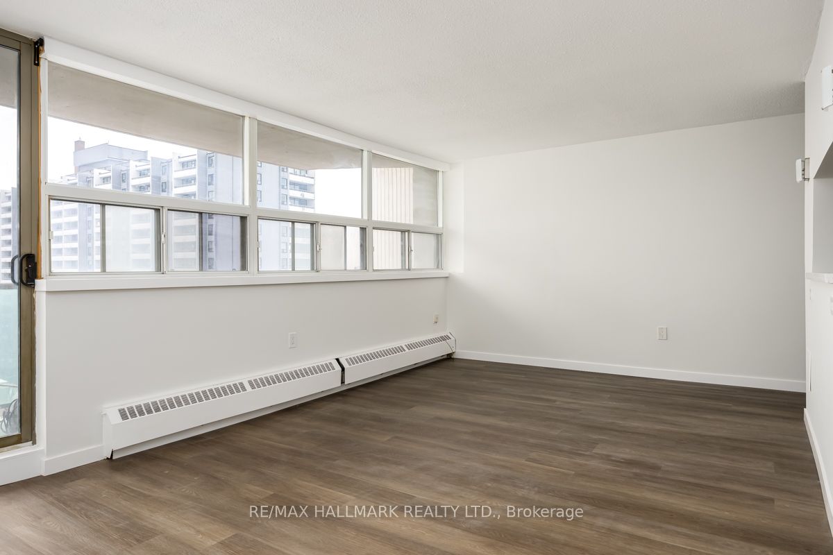 5949 Yonge Street 1105, Toronto, ON M2M 3V8 photo 2