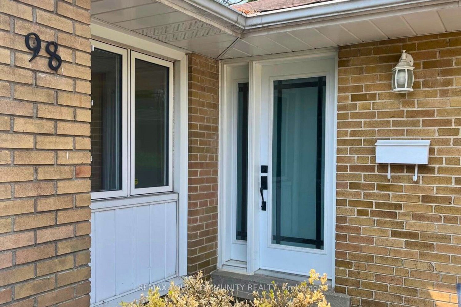 98 Wigmore Drive, Toronto, ON M4A 2E8 photo 2