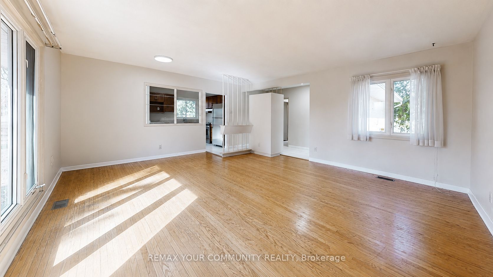 98 Wigmore Drive, Toronto, ON M4A 2E8 photo 3